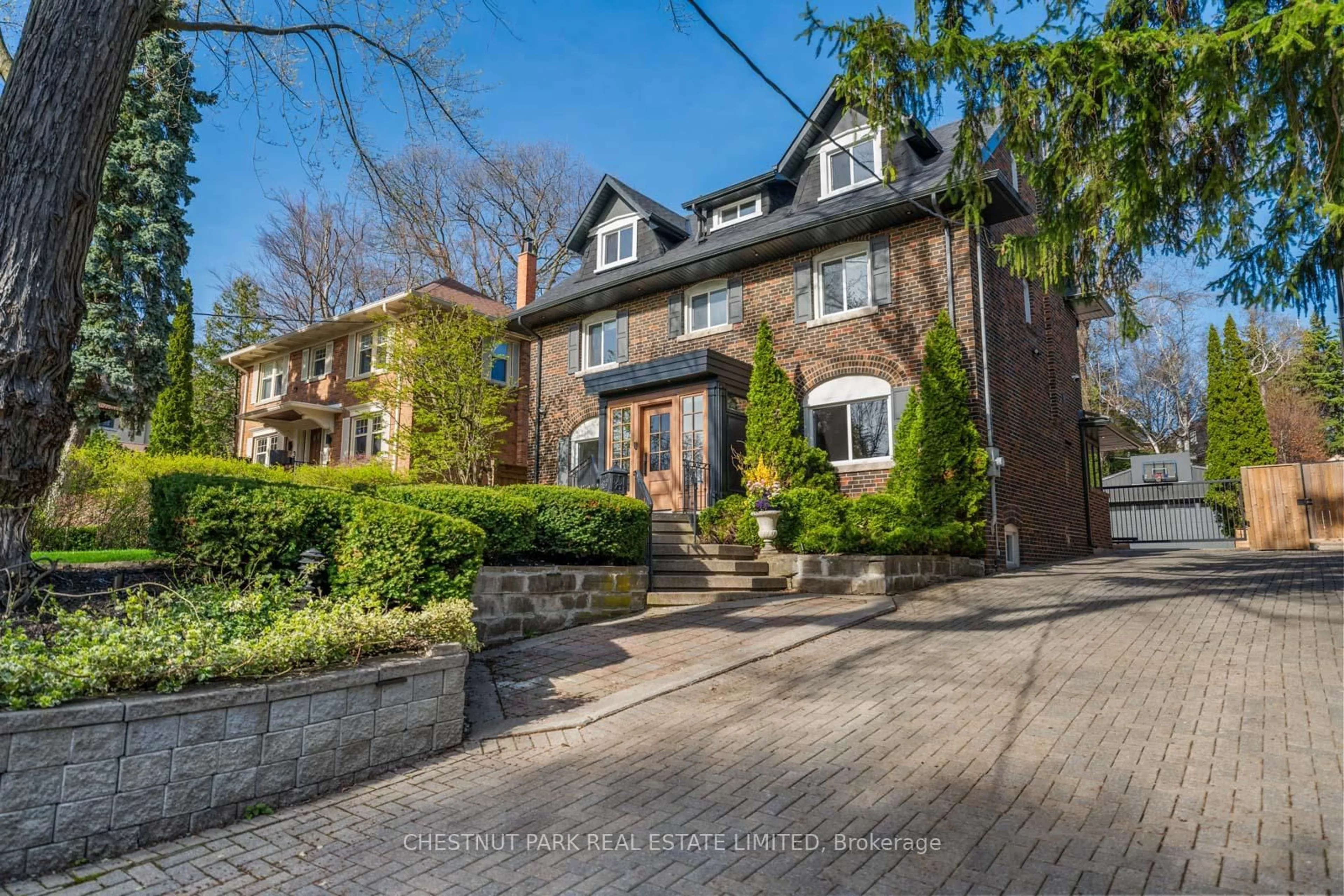 Home with brick exterior material, street for 35 Weybourne Cres, Toronto Ontario M4N 2R4
