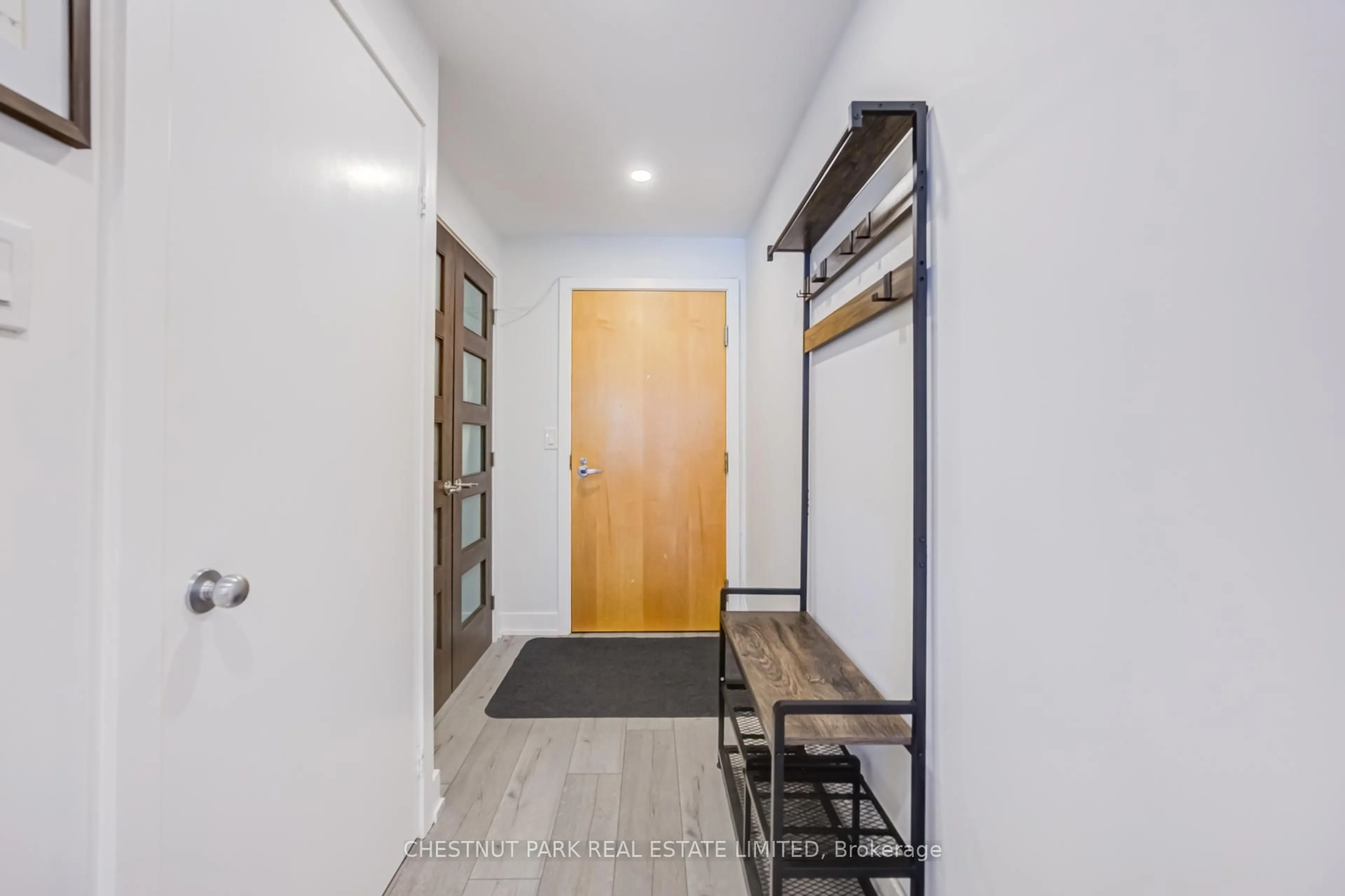 Indoor entryway for 168 King St #914, Toronto Ontario M5A 4S4