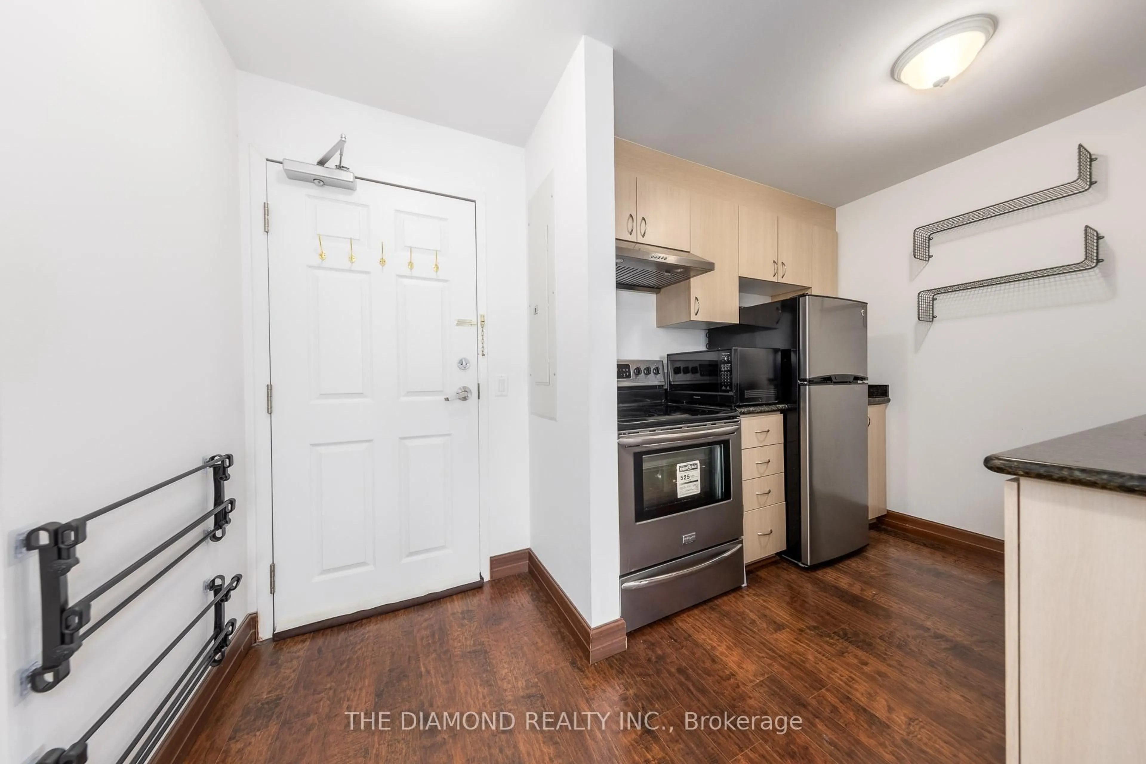 Standard kitchen, unknown for 15 Maplewood Ave #PH 5, Toronto Ontario M6C 4B4