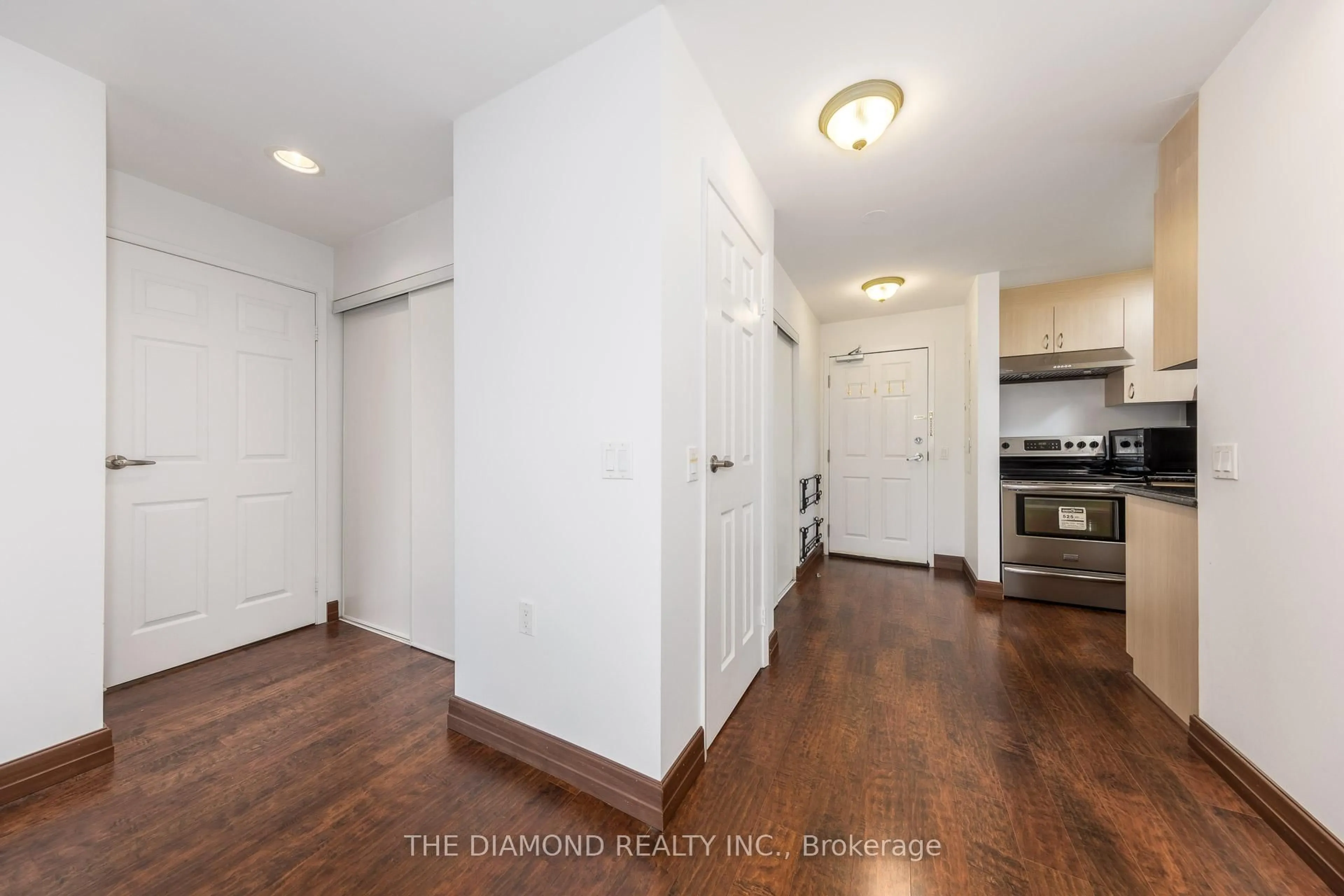 A pic of a room for 15 Maplewood Ave #PH 5, Toronto Ontario M6C 4B4