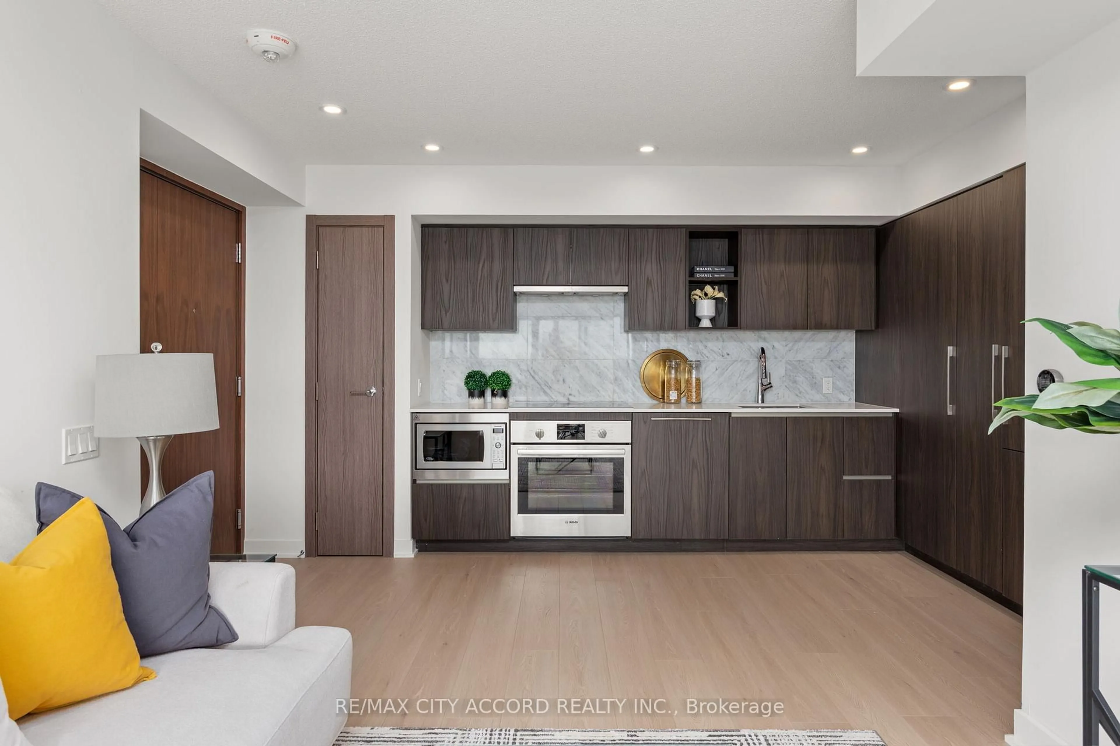 Open concept kitchen, unknown for 17 Bathurst St #2015, Toronto Ontario M5V 0N1