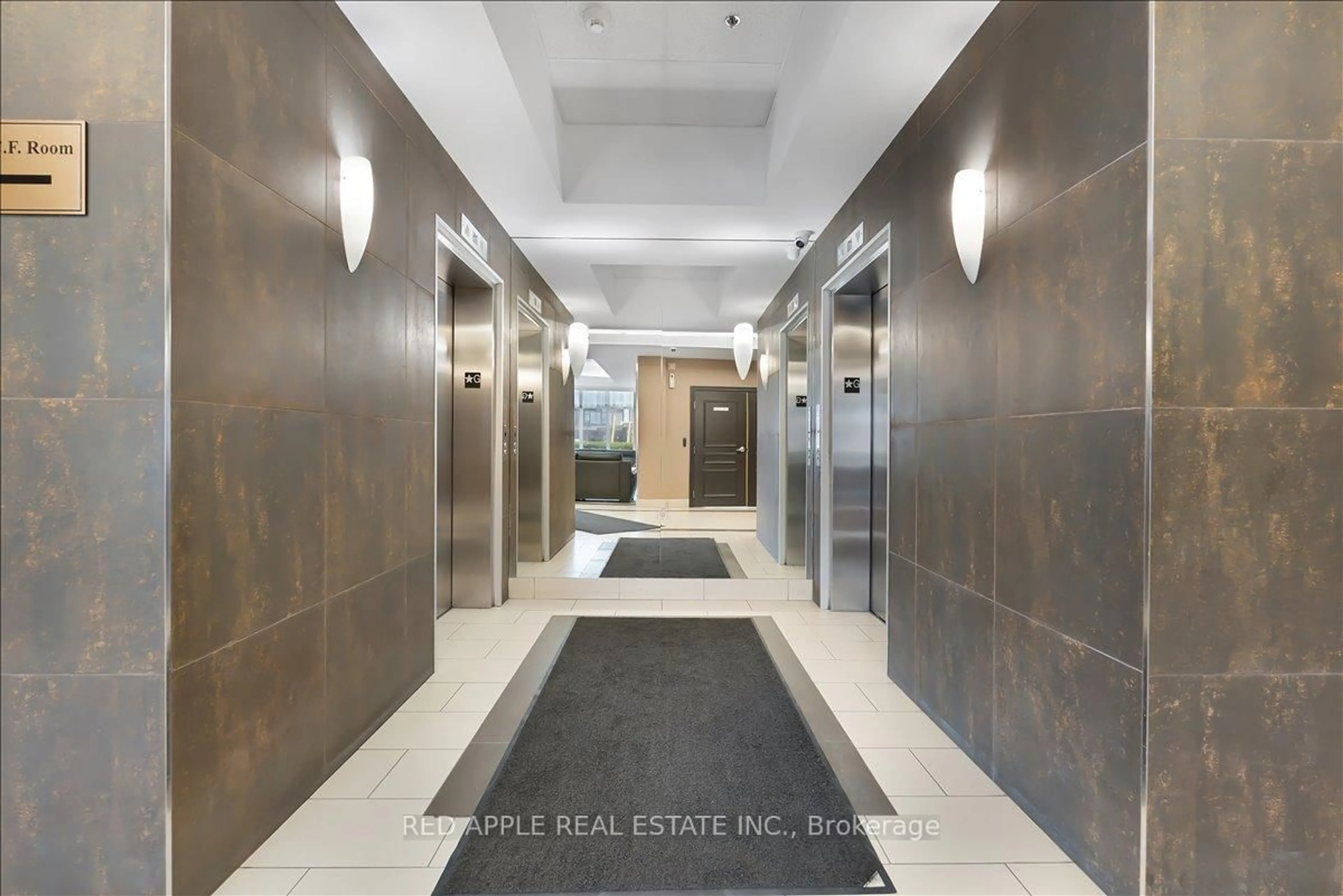 Indoor foyer for 872 Sheppard Ave #612, Toronto Ontario M3H 5V5