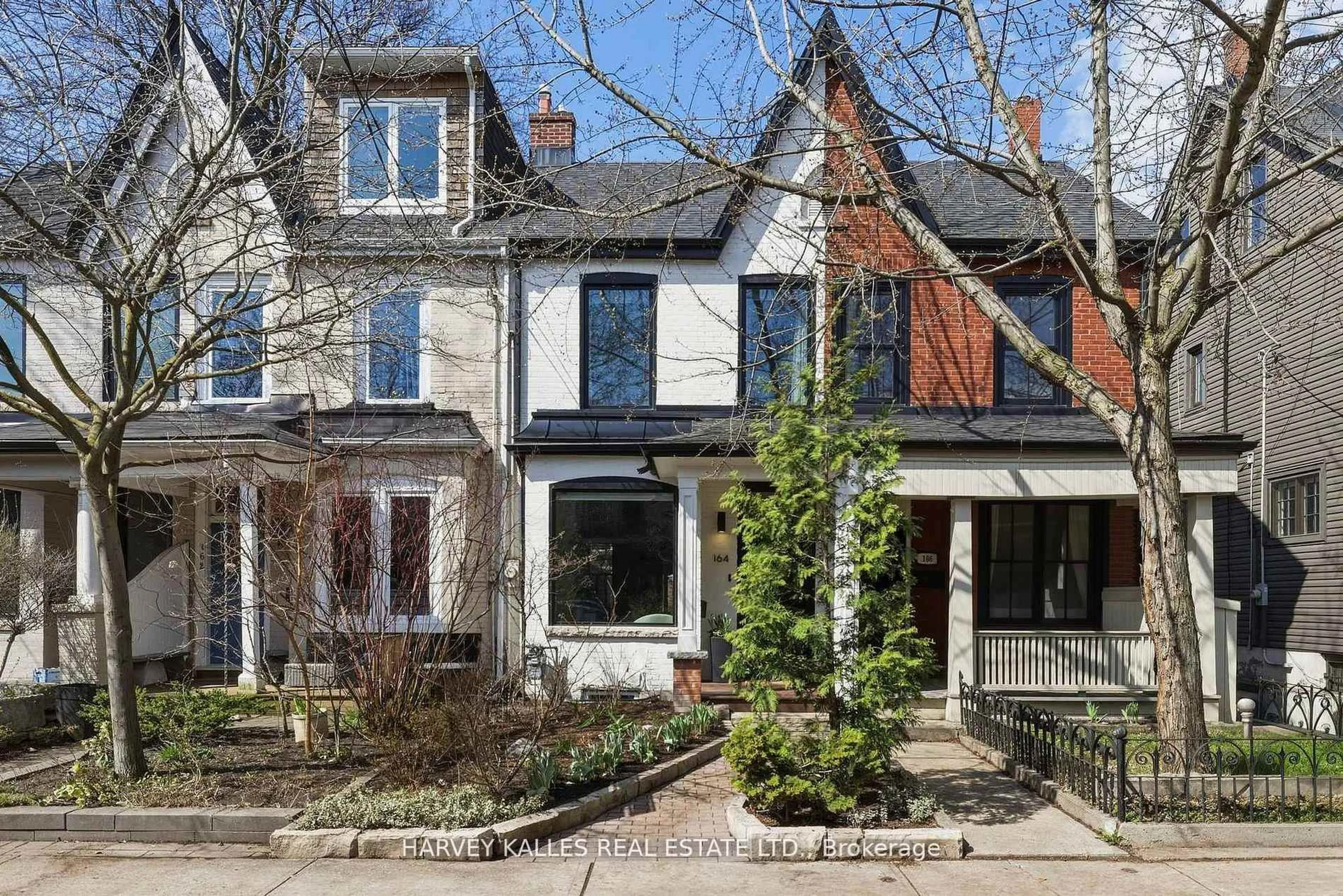 Home with brick exterior material, street for 164 Albany Ave, Toronto Ontario M5R 3C6