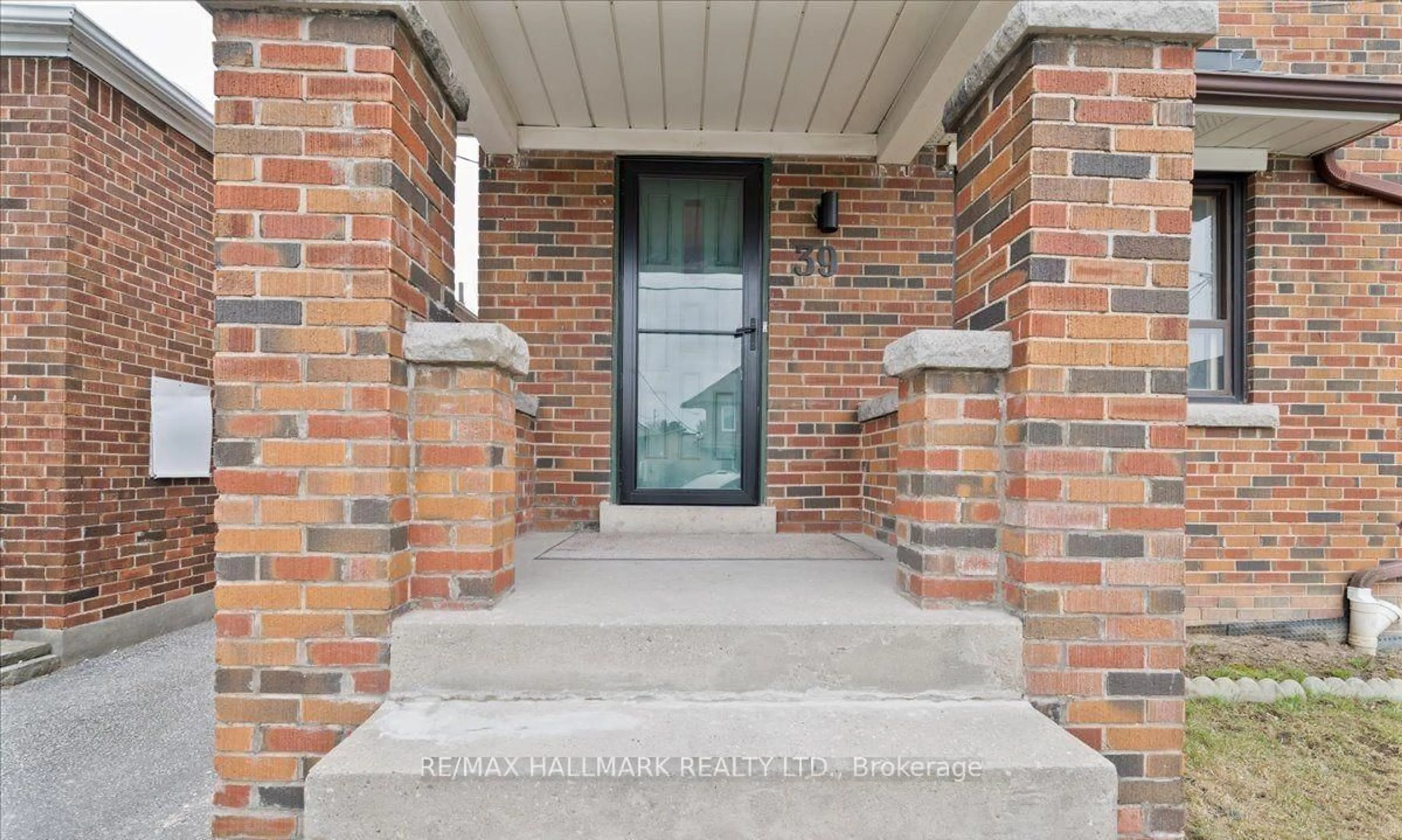 Unknown for 39 Lanark Ave, Toronto Ontario M6C 2B5