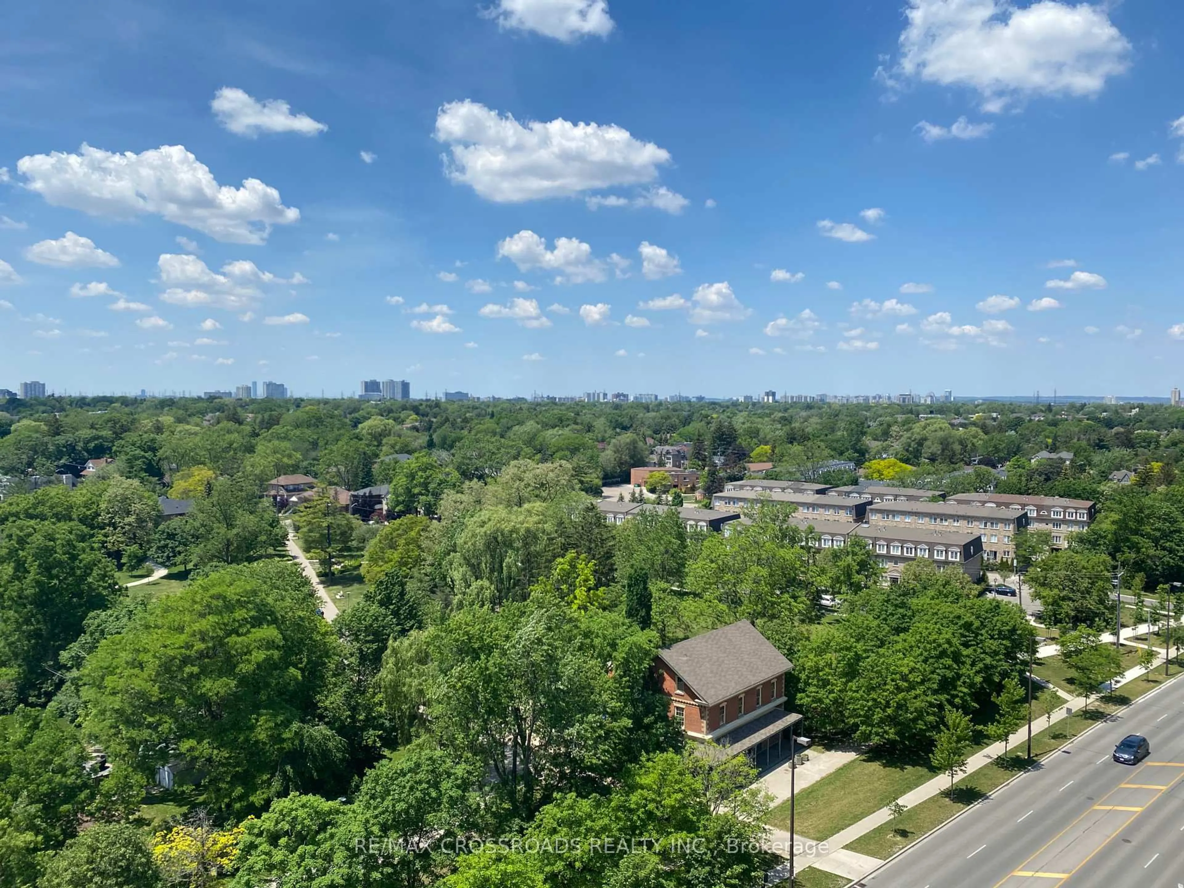 A pic from outside/outdoor area/front of a property/back of a property/a pic from drone, city buildings view from balcony for 233 Beecroft Rd #1511, Toronto Ontario M2N 6Z9