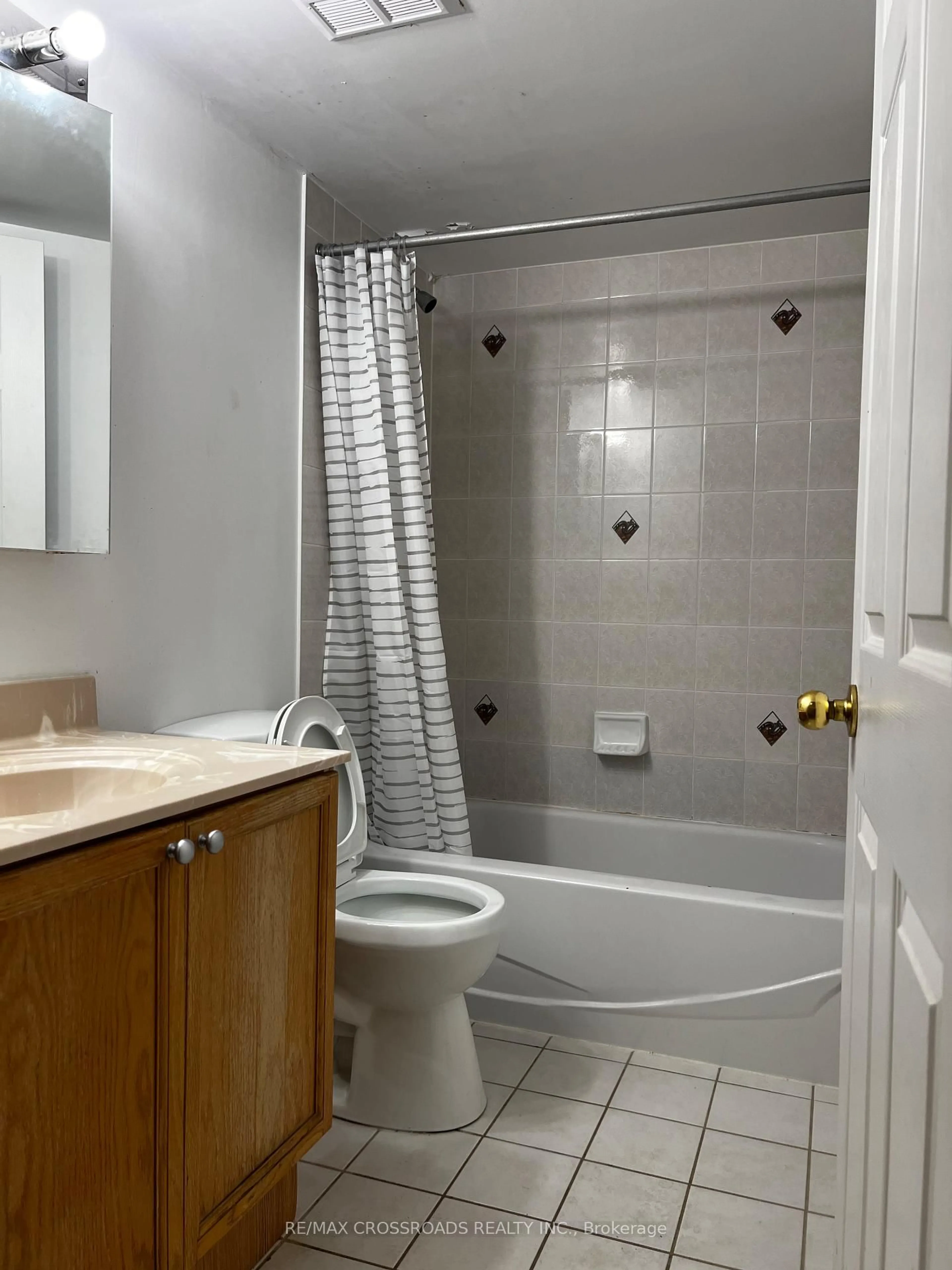 Standard bathroom, unknown for 233 Beecroft Rd #1511, Toronto Ontario M2N 6Z9