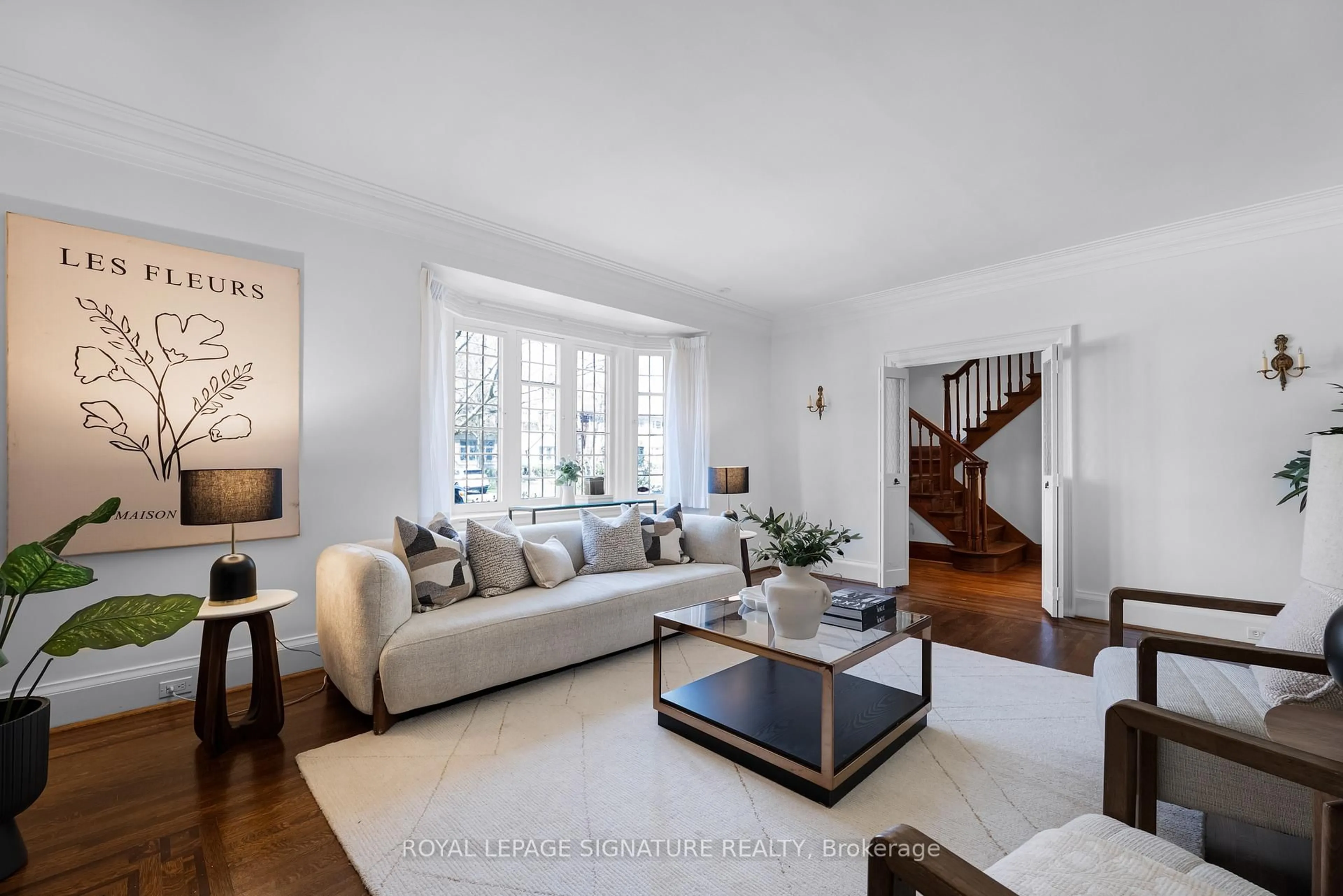 Living room with furniture, unknown for 361 Lytton Blvd, Toronto Ontario M5N 1R9