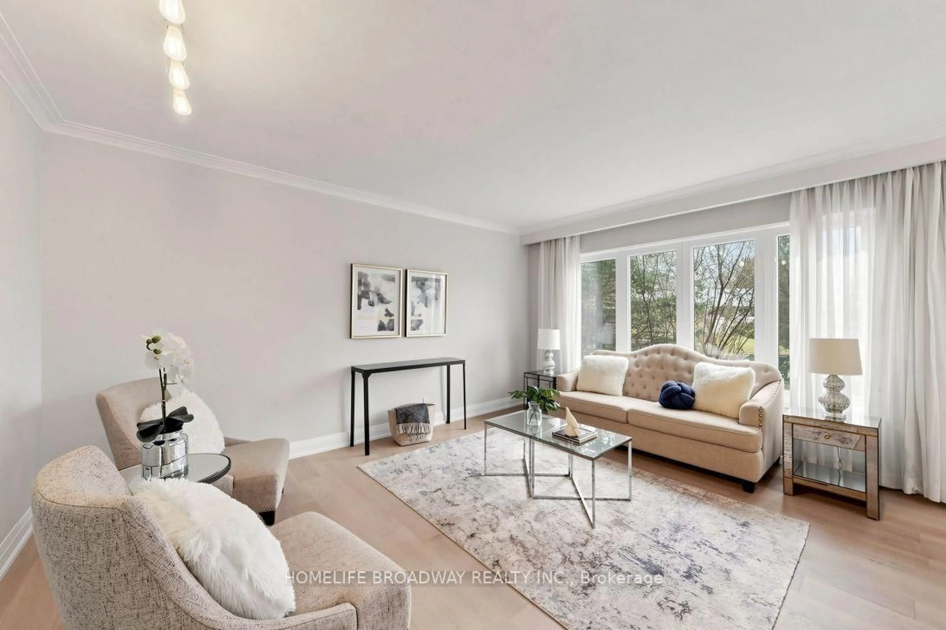 Living room with furniture, unknown for 36 Bradgate Rd, Toronto Ontario M3B 1J7