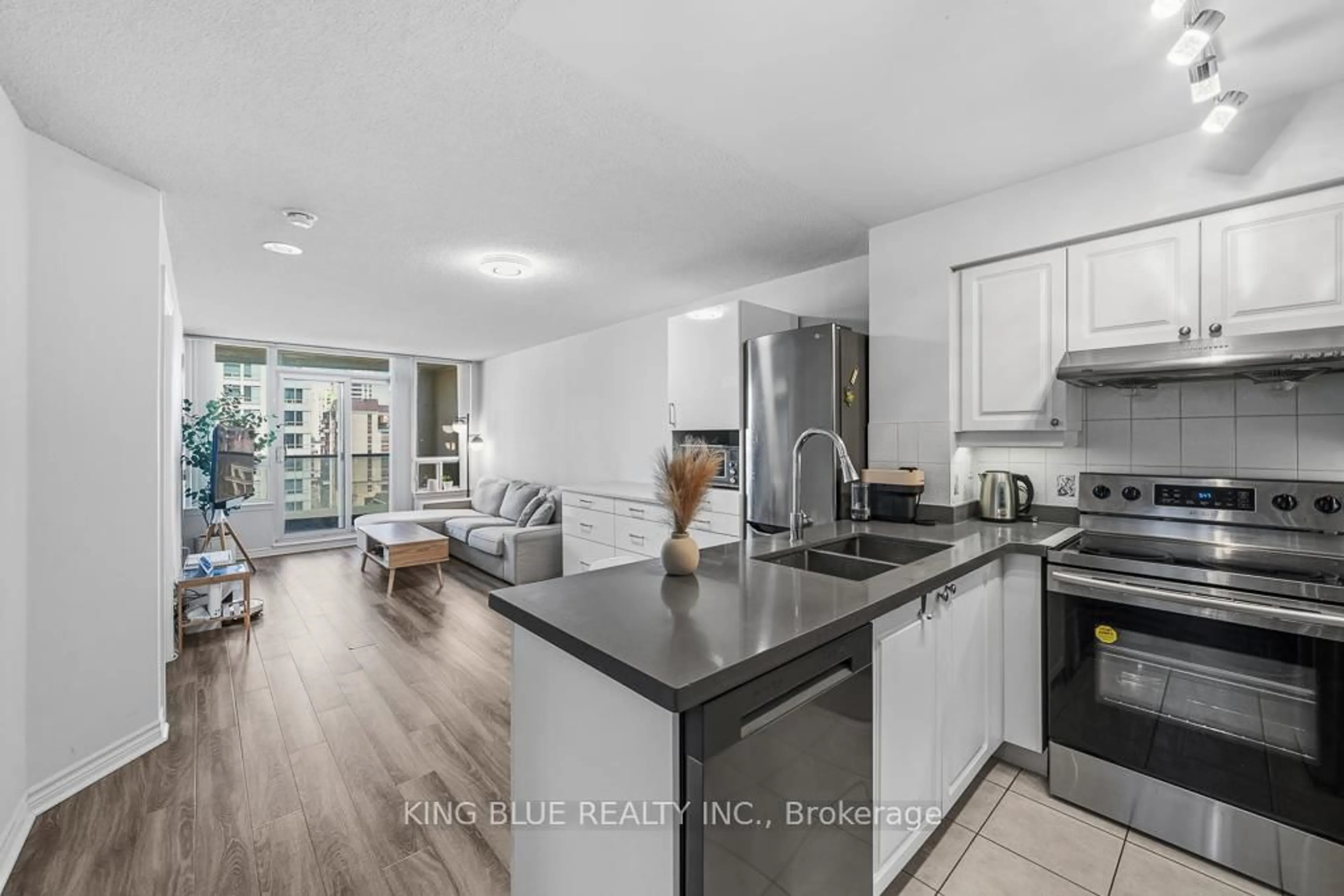 Open concept kitchen, unknown for 3 Rean Dr #503, Toronto Ontario M2K 3C2