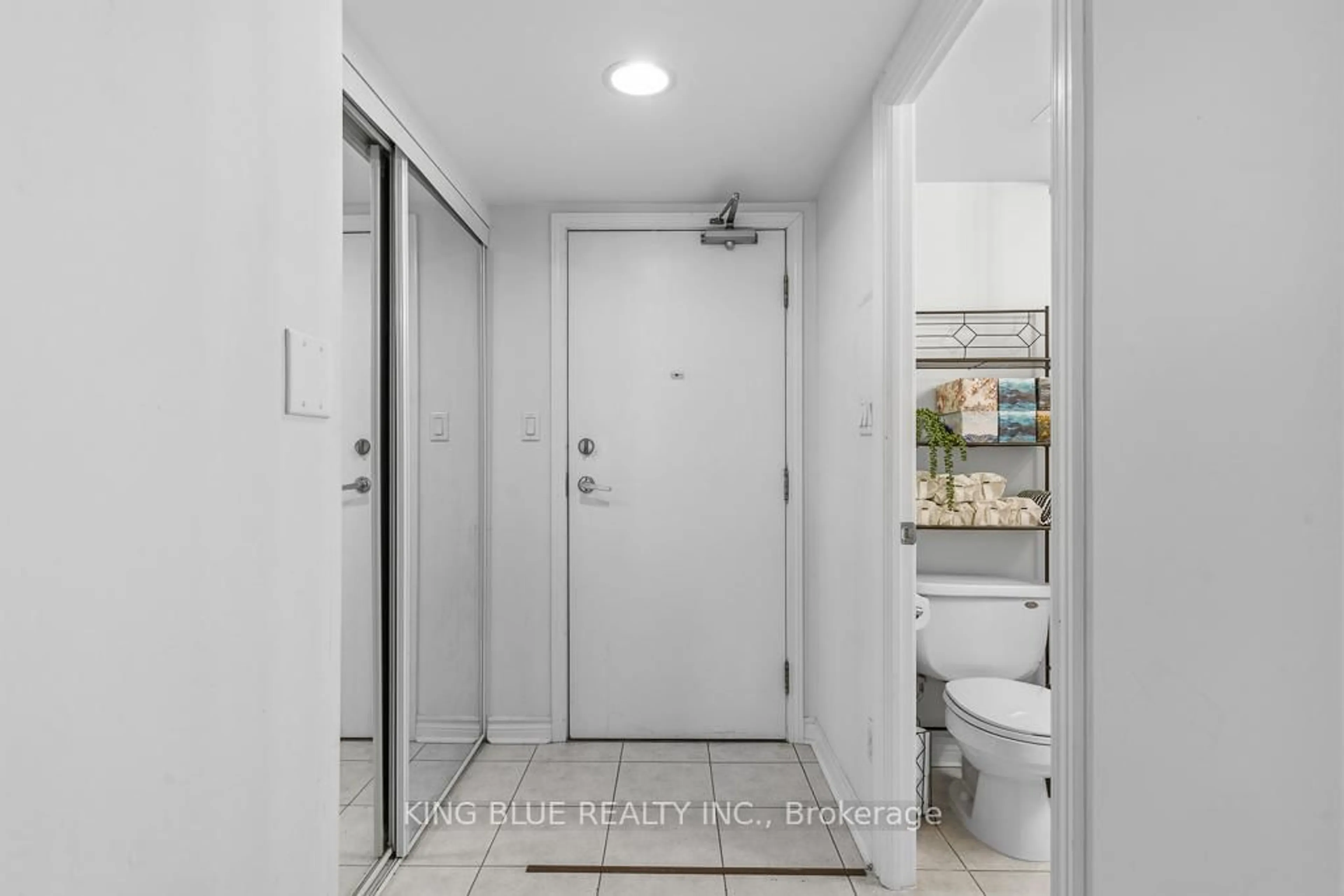 Indoor entryway for 3 Rean Dr #503, Toronto Ontario M2K 3C2