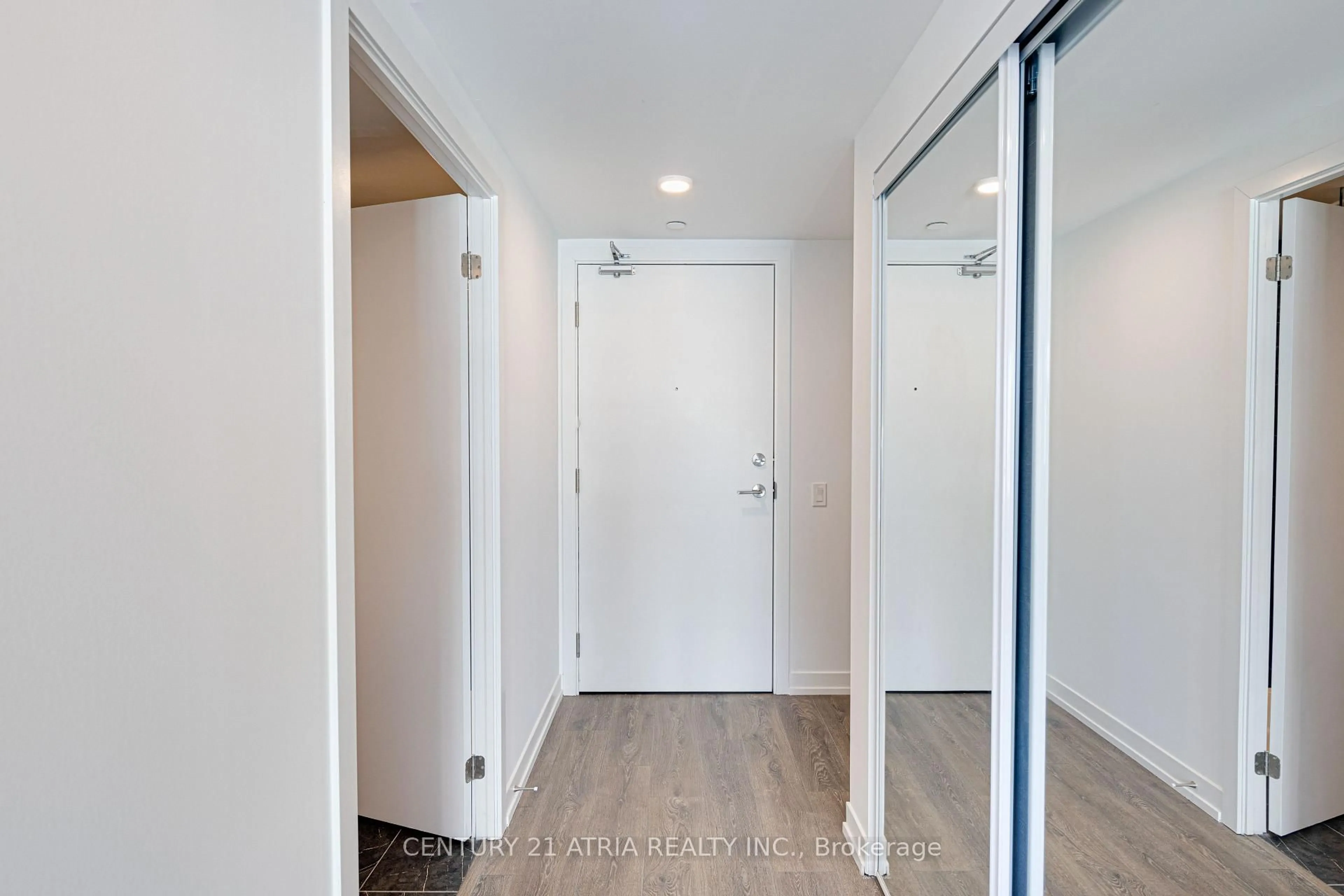 Indoor entryway for 82 Dalhousie St #1915, Toronto Ontario M5B 0C5