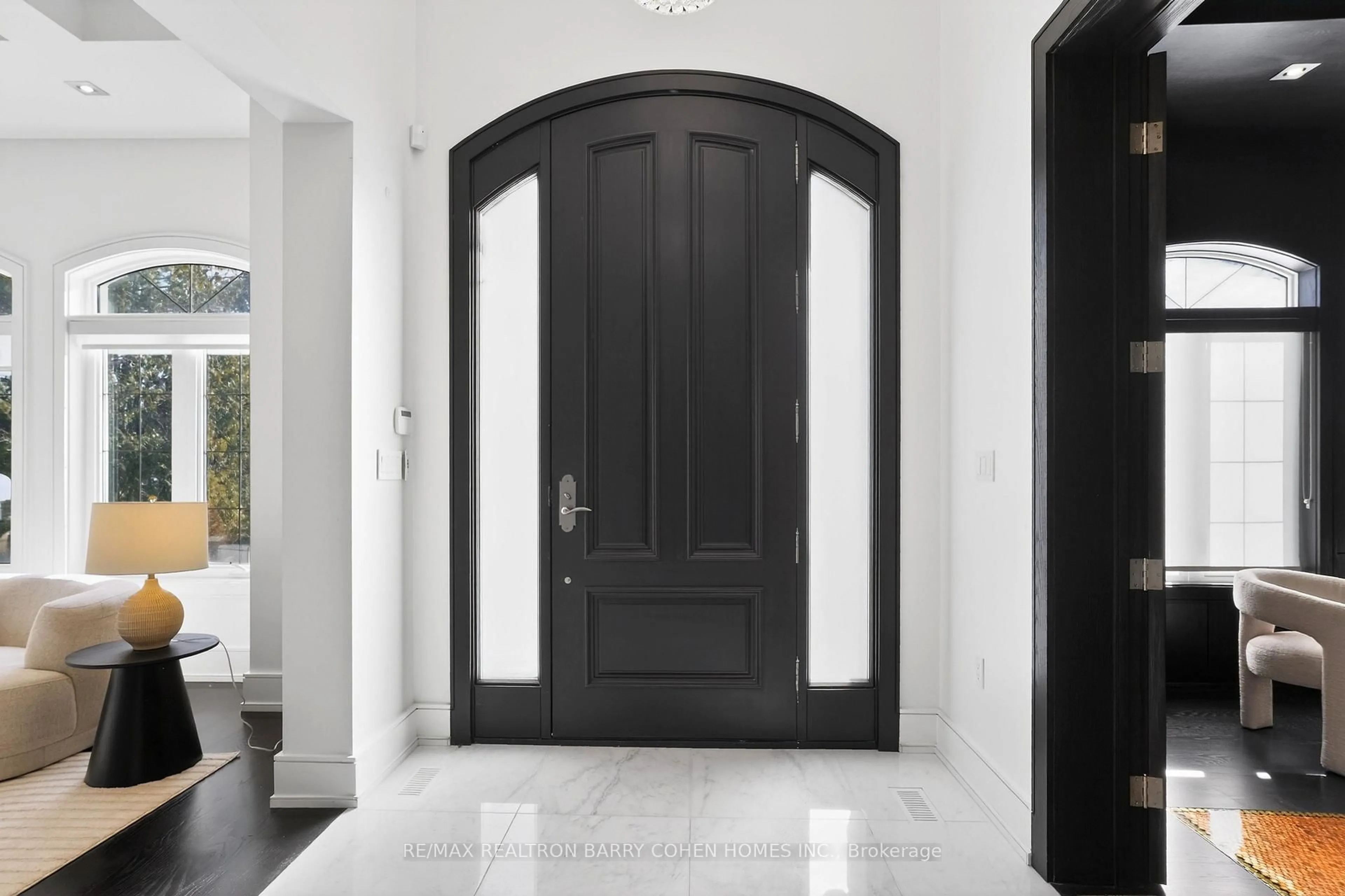 Indoor entryway for 29 Junewood Cres, Toronto Ontario M2L 2C3