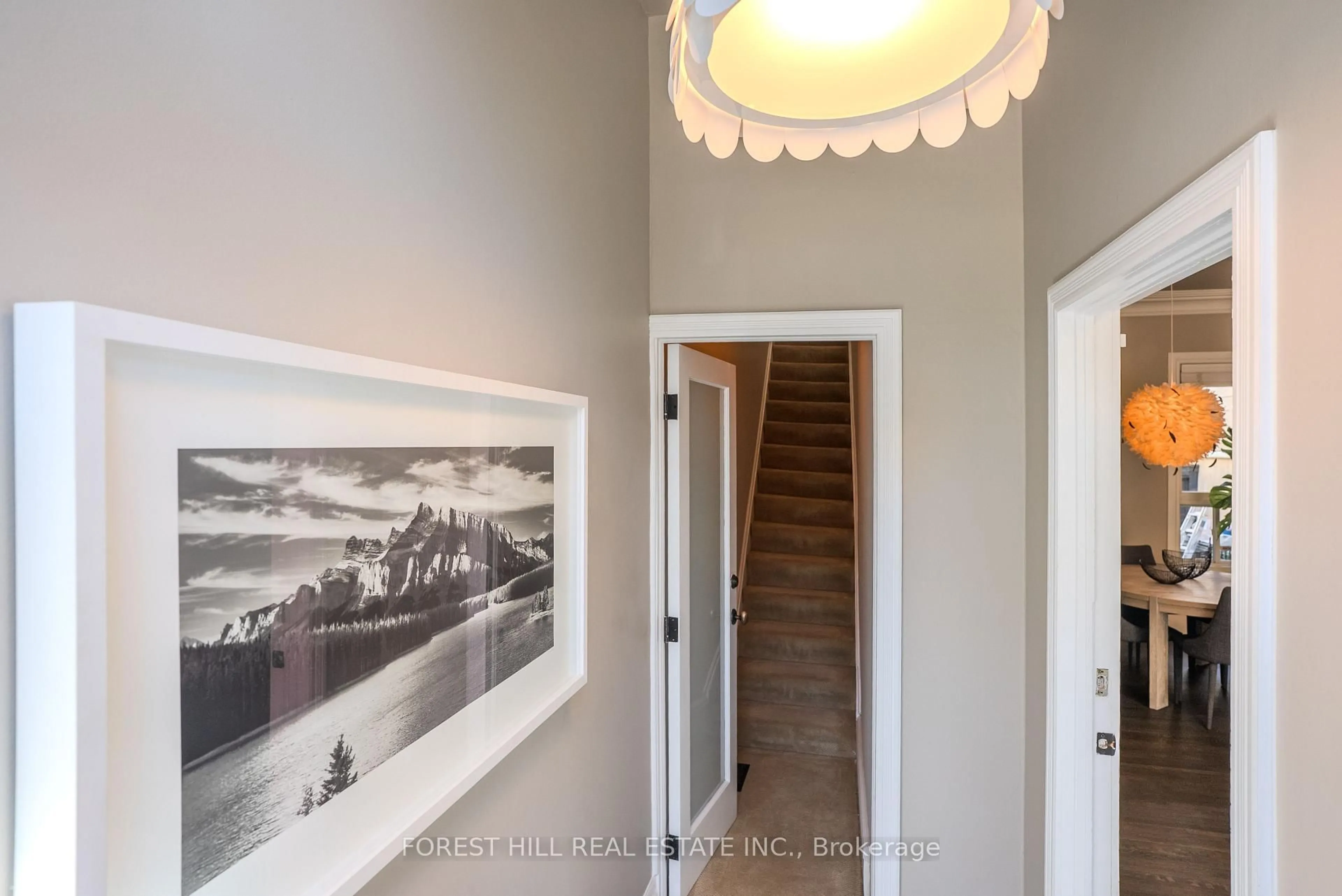 Indoor entryway for 451 Sackville St, Toronto Ontario M4X 1T3