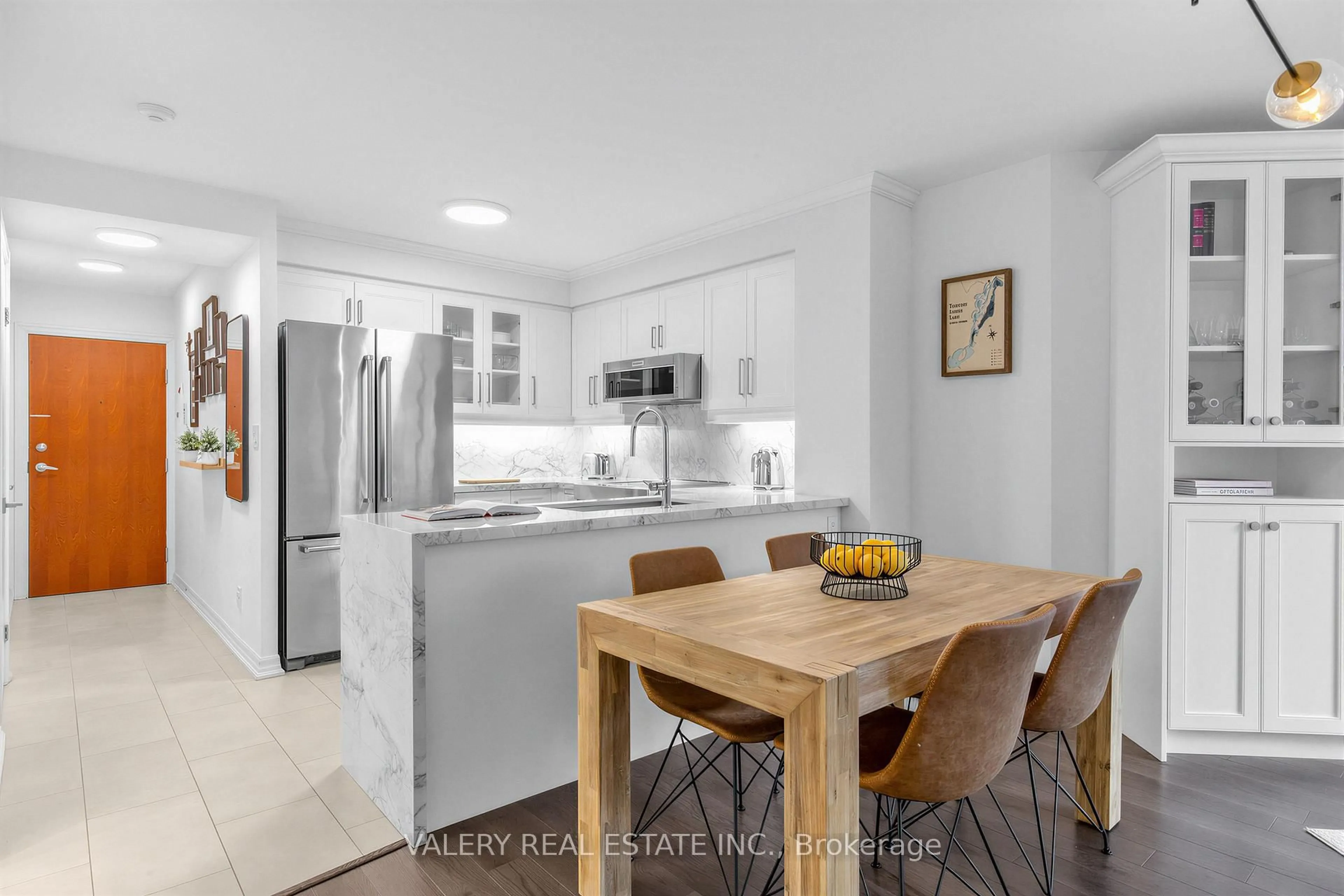 Open concept kitchen, ceramic/tile floor for 300 Bloor St #1009, Toronto Ontario M4W 3Y2