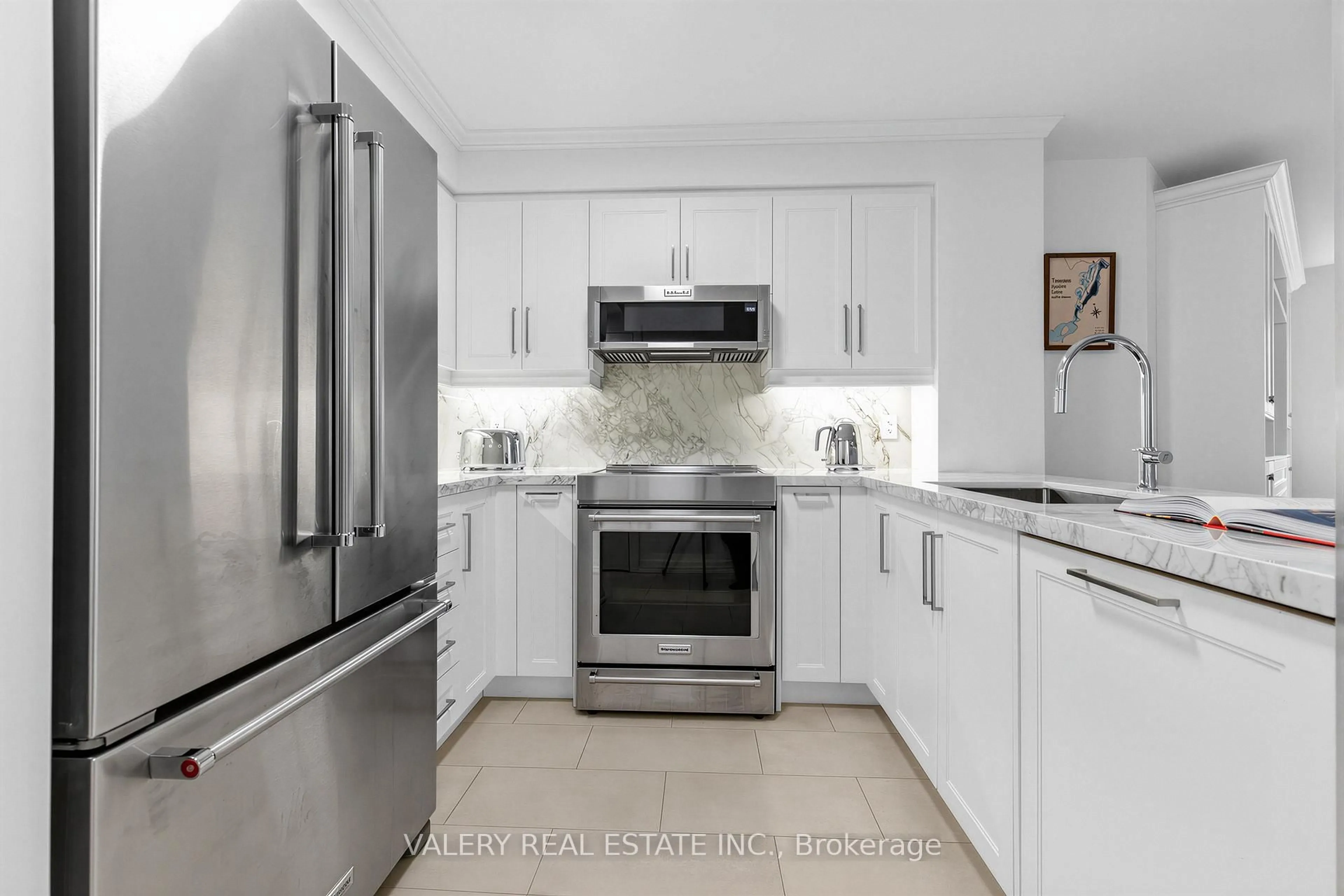 Contemporary kitchen, ceramic/tile floor for 300 Bloor St #1009, Toronto Ontario M4W 3Y2