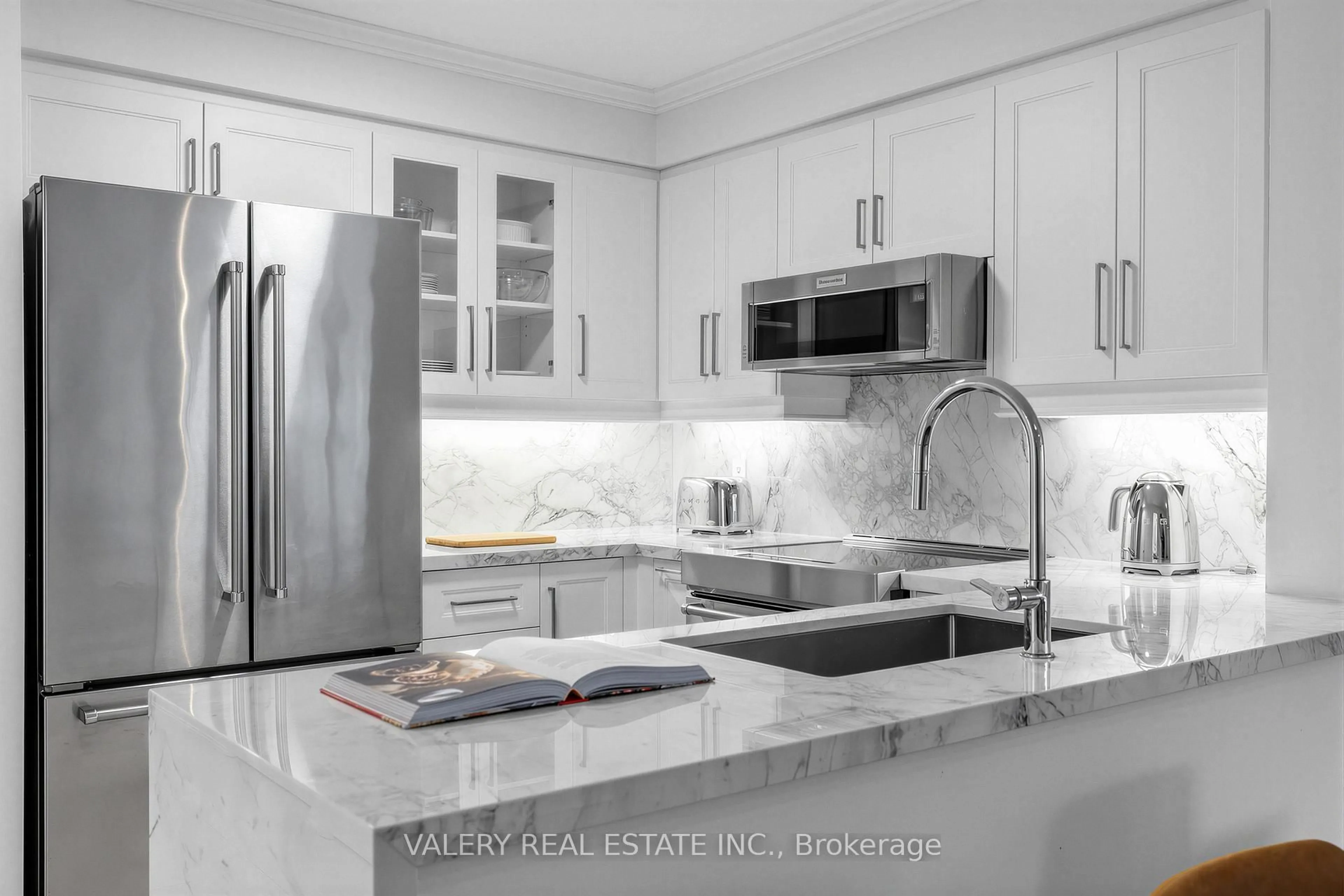 Contemporary kitchen, ceramic/tile floor for 300 Bloor St #1009, Toronto Ontario M4W 3Y2