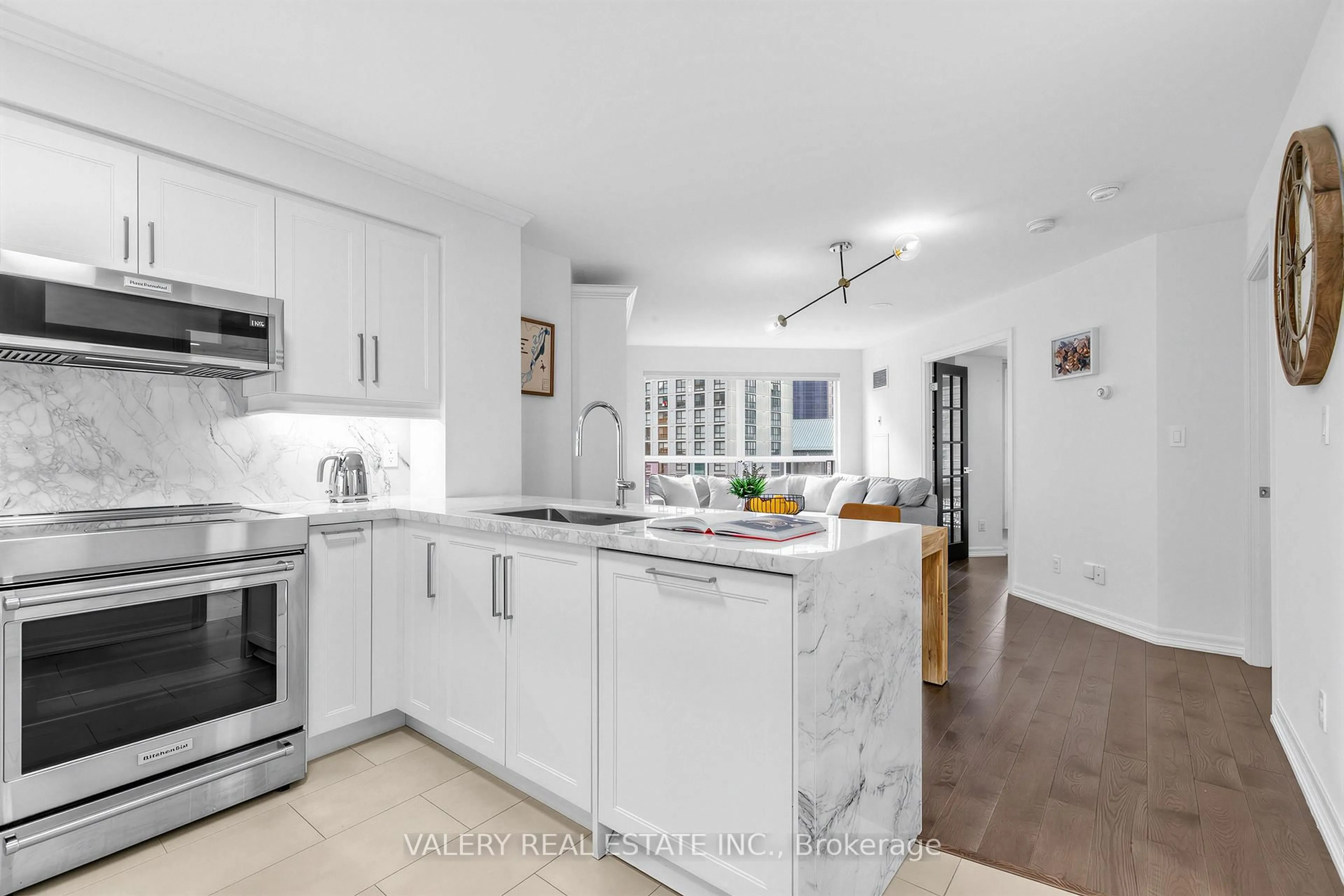 Open concept kitchen, ceramic/tile floor for 300 Bloor St #1009, Toronto Ontario M4W 3Y2