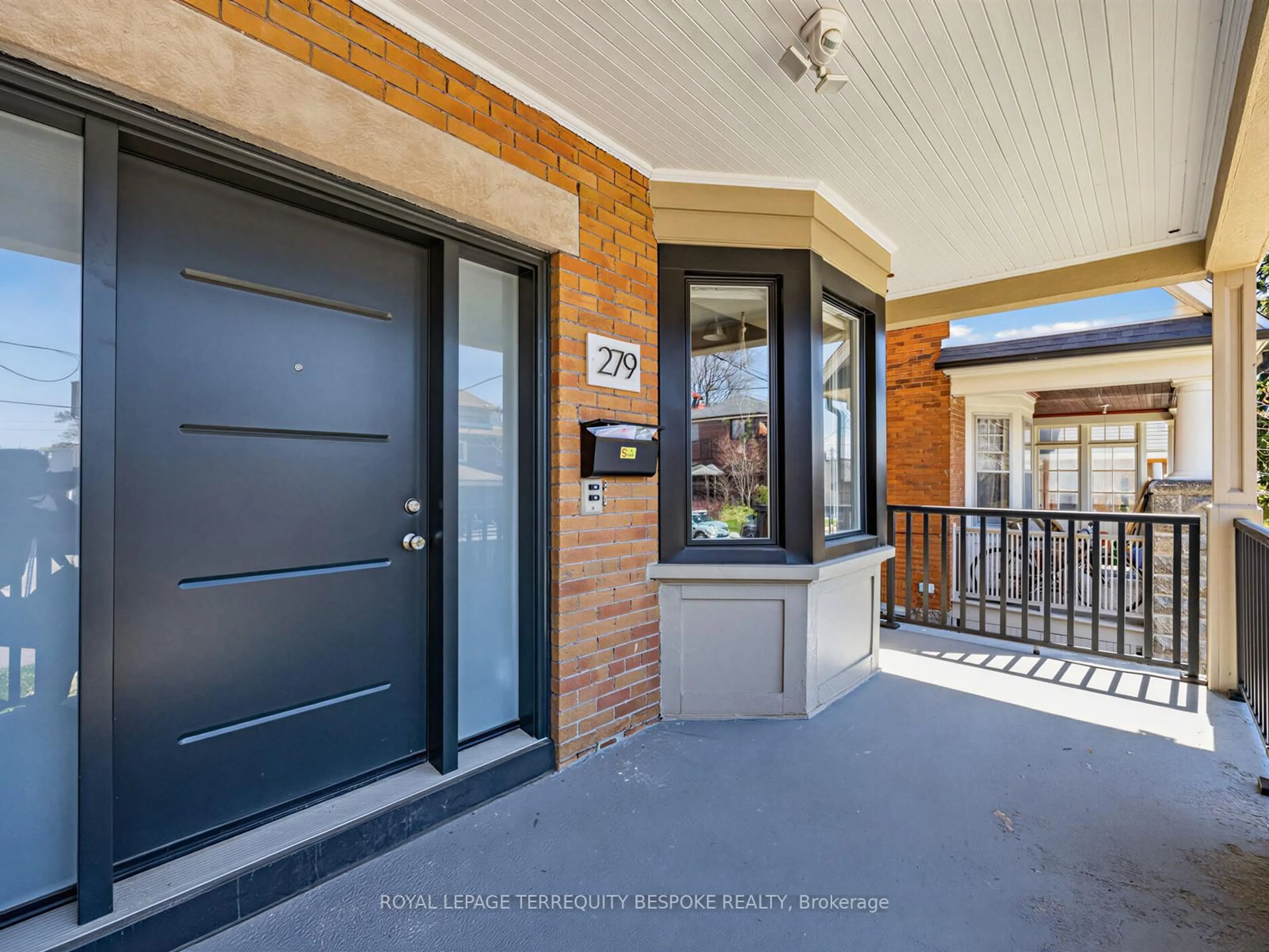 Indoor entryway for 279 Lauder Ave, Toronto Ontario M6E 3H5