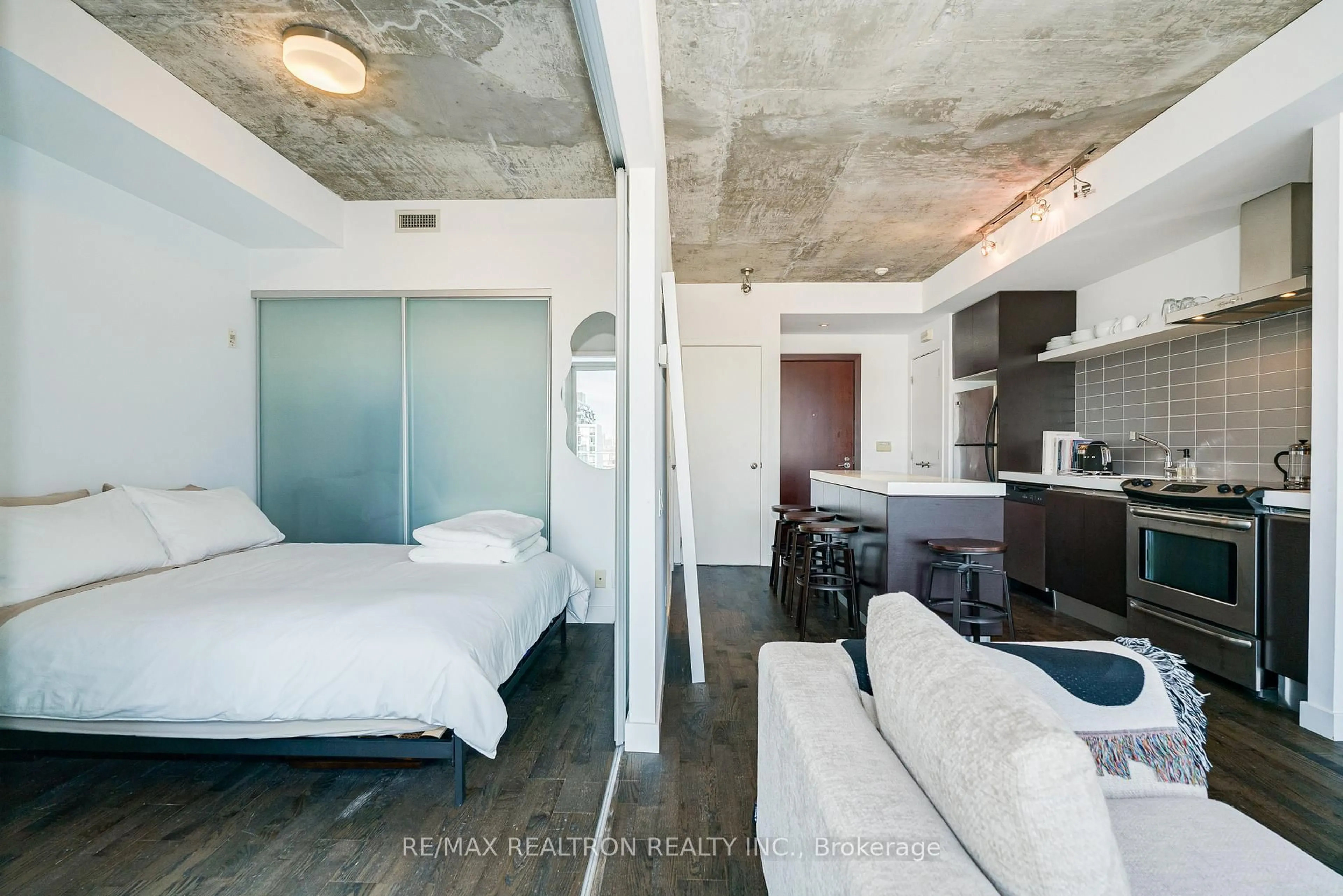 A pic of a room for 75 Portland St #1003, Toronto Ontario M5V 2M9