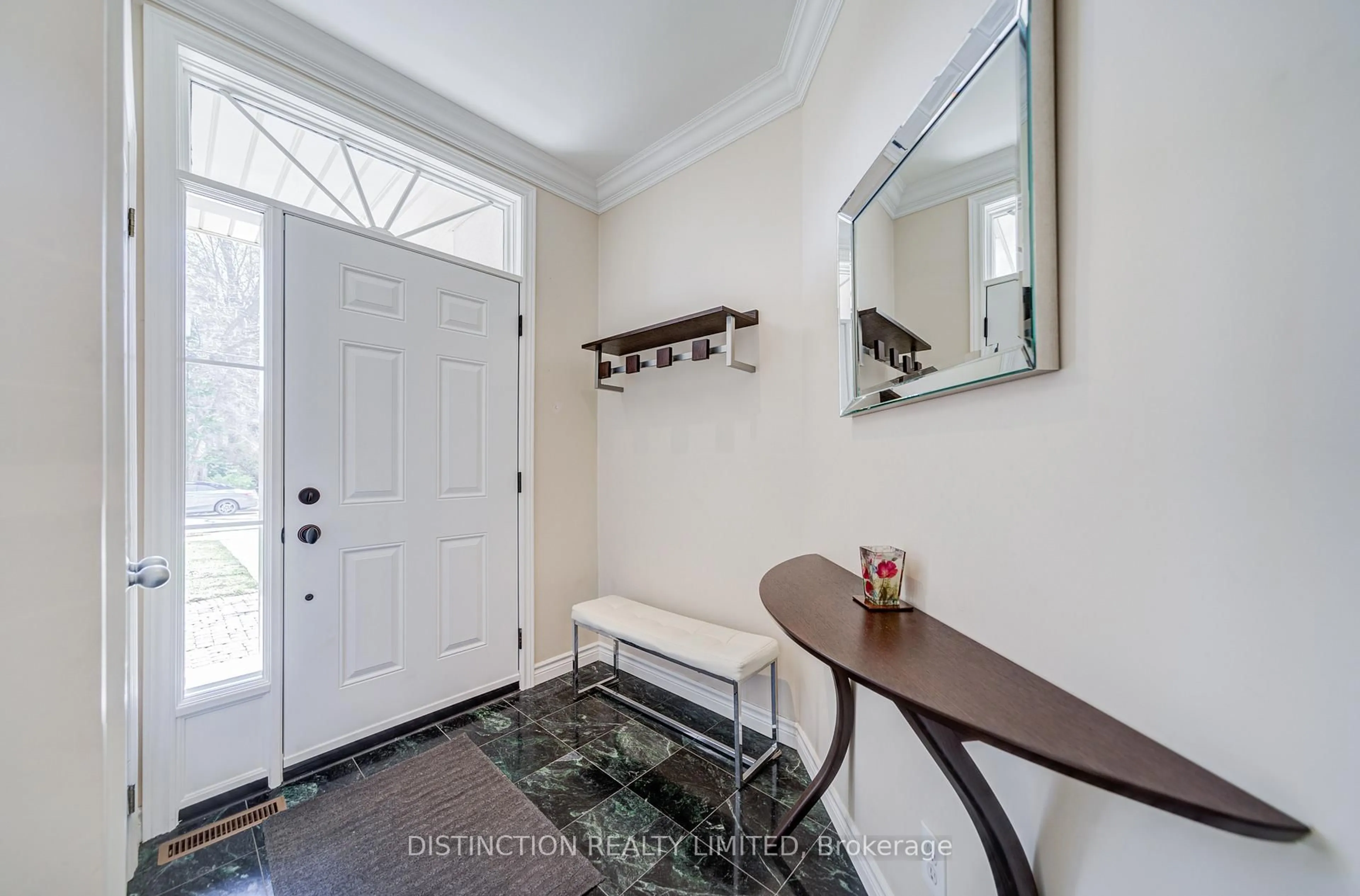 Indoor entryway for 3036 Bayview Ave #G, Toronto Ontario M2N 5L2