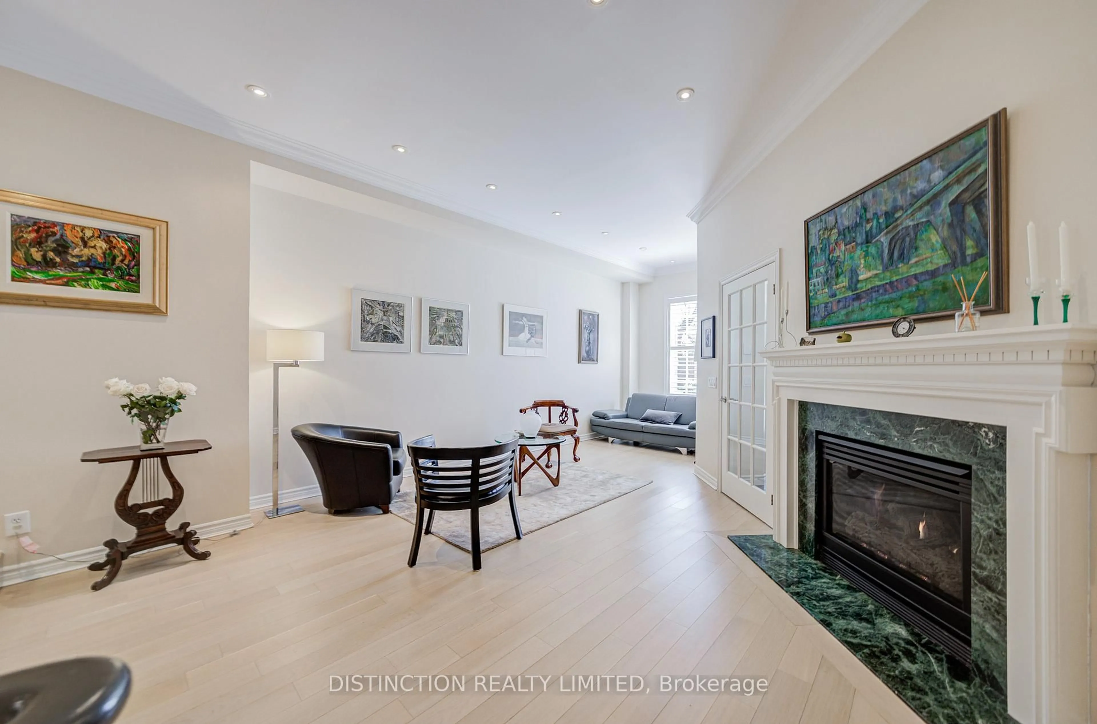 Living room with furniture, unknown for 3036 Bayview Ave #G, Toronto Ontario M2N 5L2