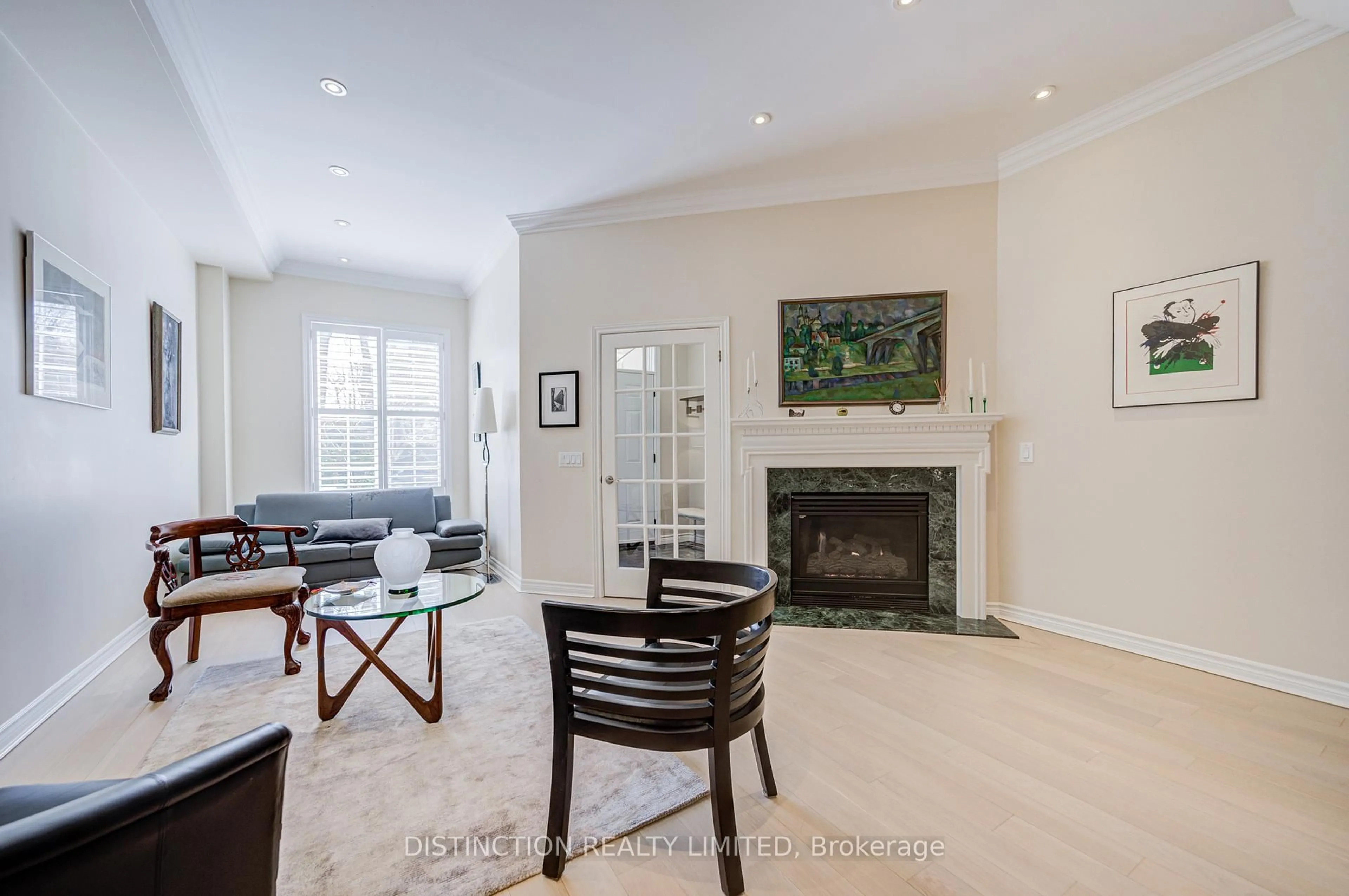 Living room with furniture, unknown for 3036 Bayview Ave #G, Toronto Ontario M2N 5L2