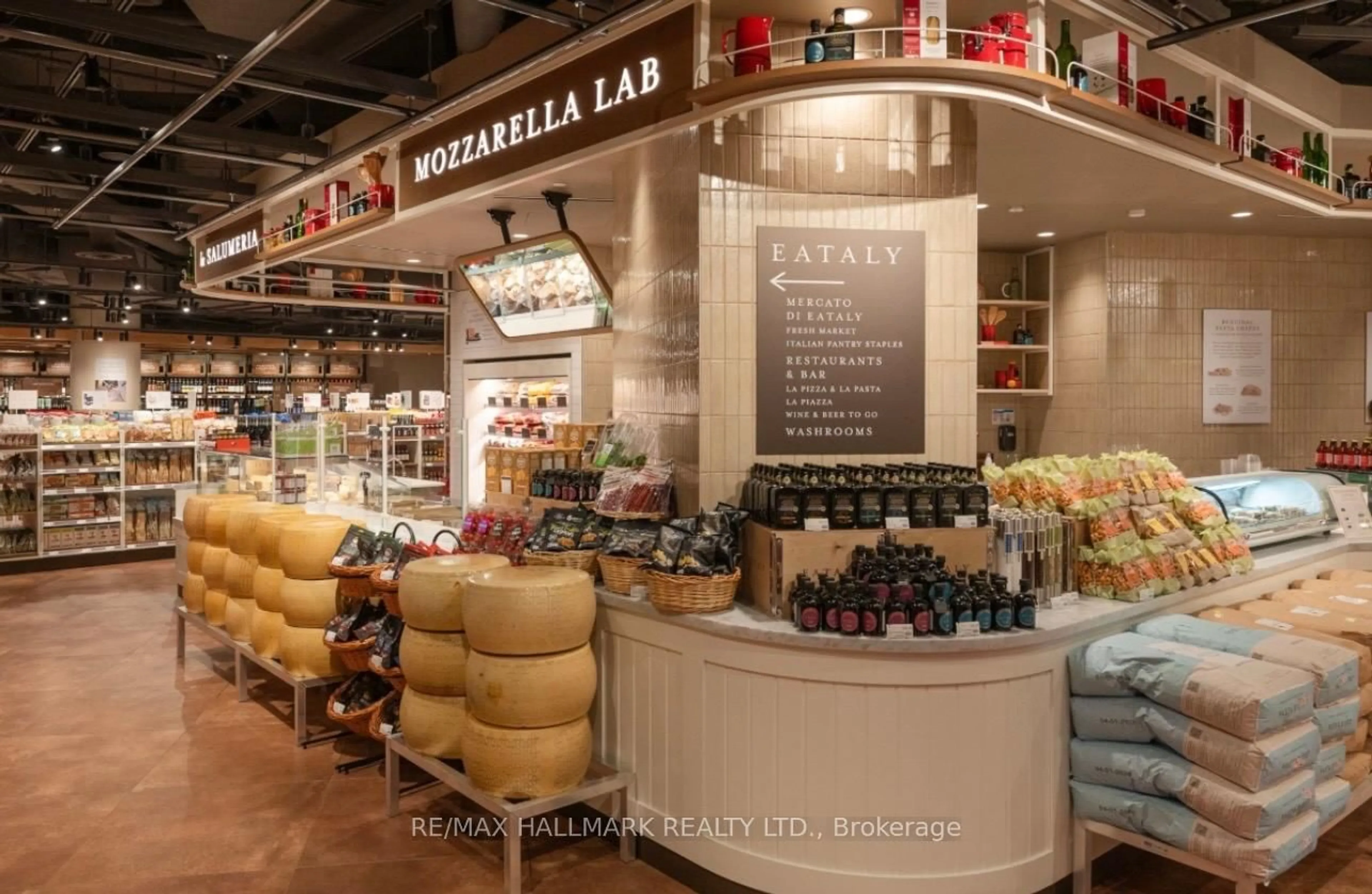 Lobby for 21 Balmuto St #3003, Toronto Ontario M4Y 1W4