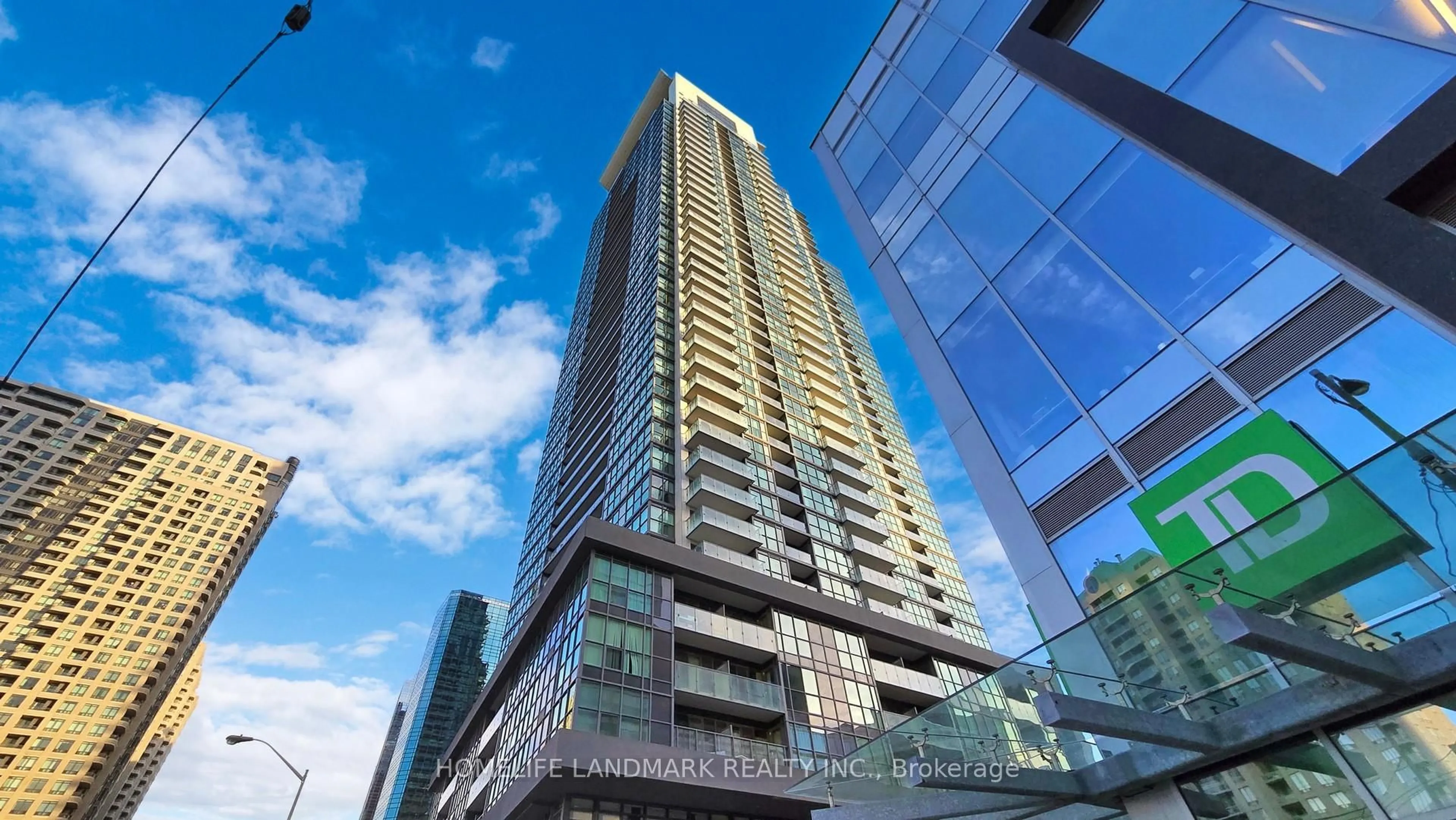 Indoor foyer for 5168 Yonge St #3607, Toronto Ontario M2N 5P6