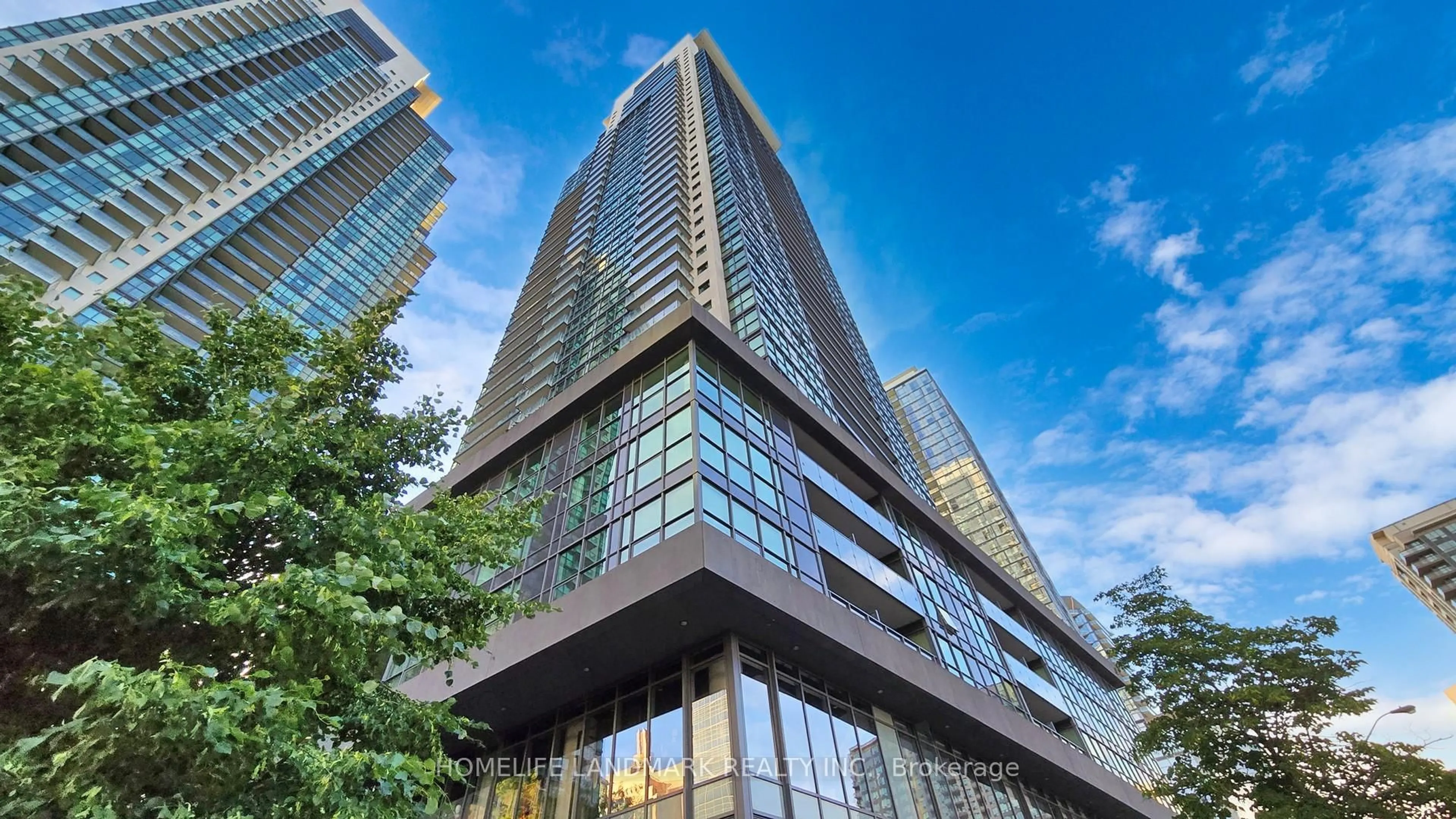 Indoor foyer for 5168 Yonge St #3607, Toronto Ontario M2N 5P6