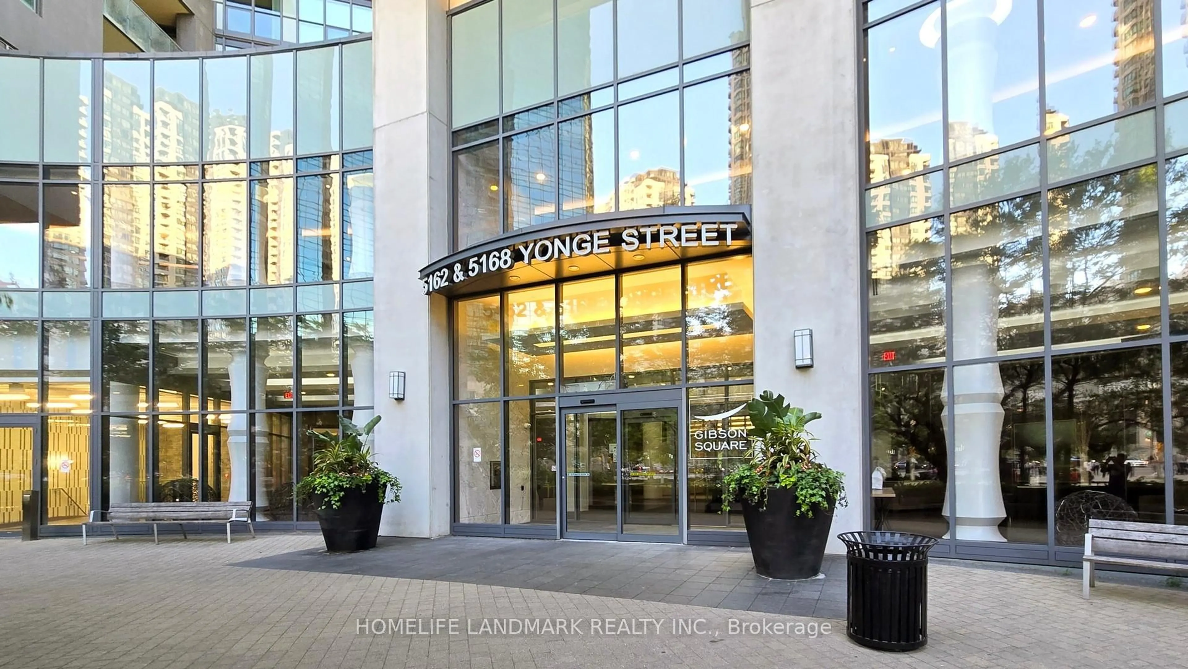 Indoor foyer for 5168 Yonge St #3607, Toronto Ontario M2N 5P6