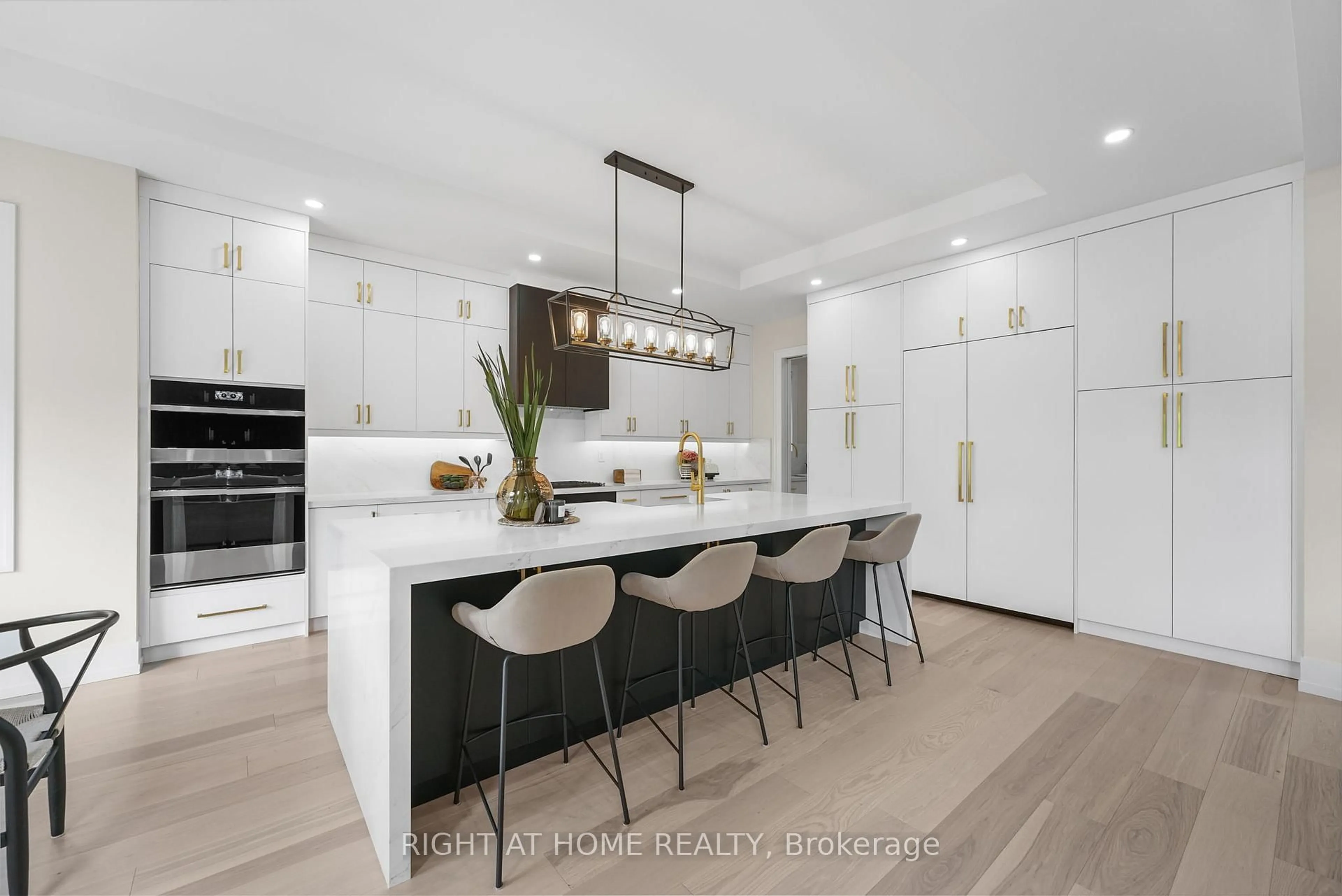 Contemporary kitchen, unknown for 262 Senlac Rd, Toronto Ontario M2R 1P8