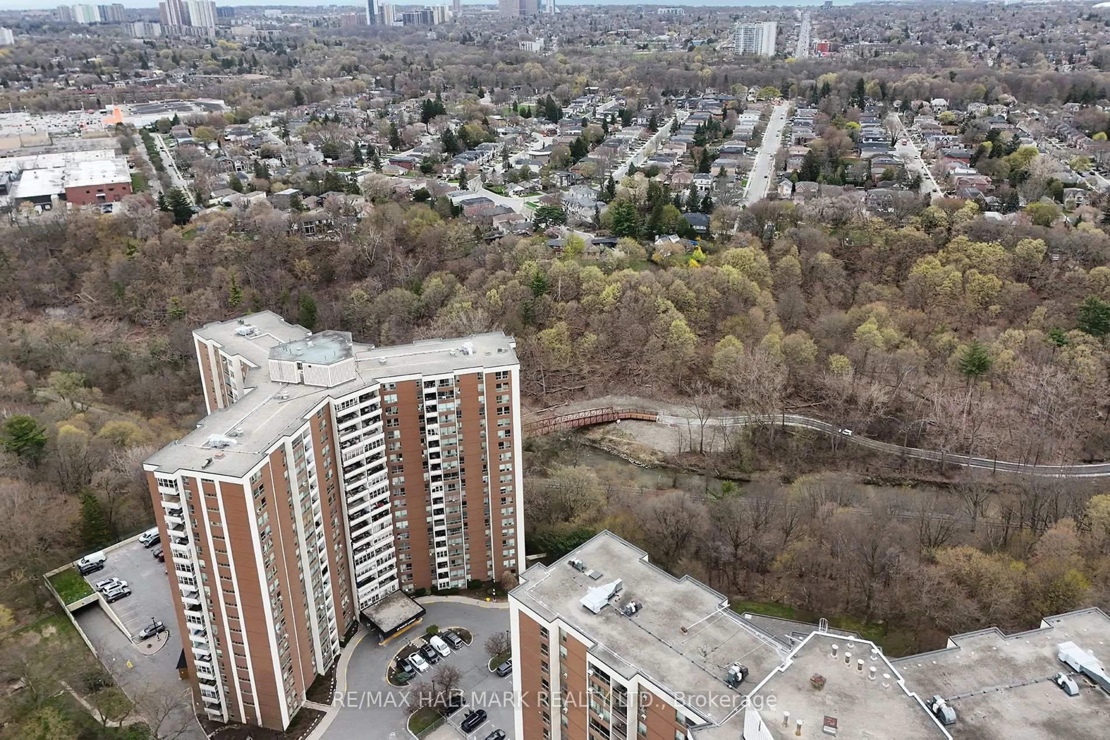 A pic from outside/outdoor area/front of a property/back of a property/a pic from drone, city buildings view from balcony for 60 Pavane Linkway Way #1704, Toronto Ontario M3C 2Y6