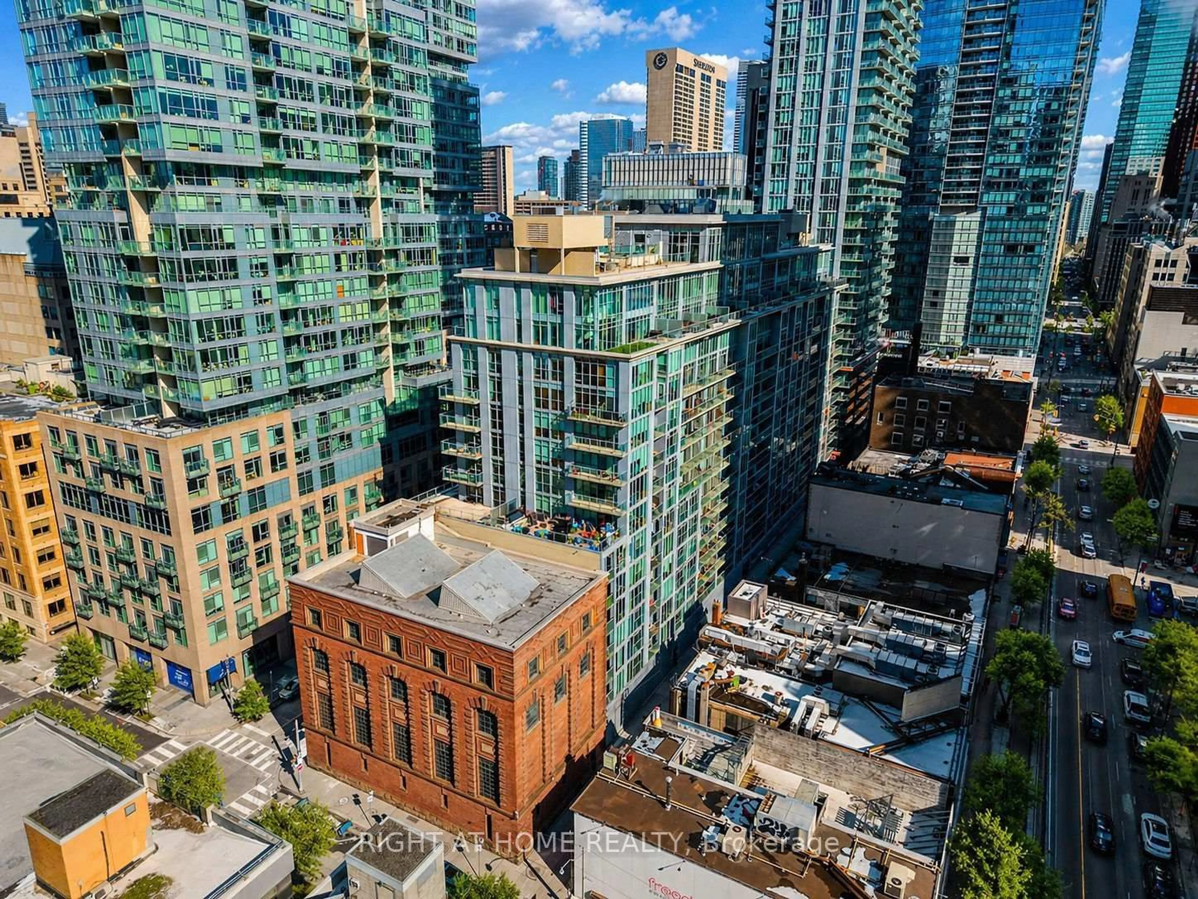 A pic from outside/outdoor area/front of a property/back of a property/a pic from drone, city buildings view from balcony for 21 Nelson St #Lph01, Toronto Ontario M5V 3H9