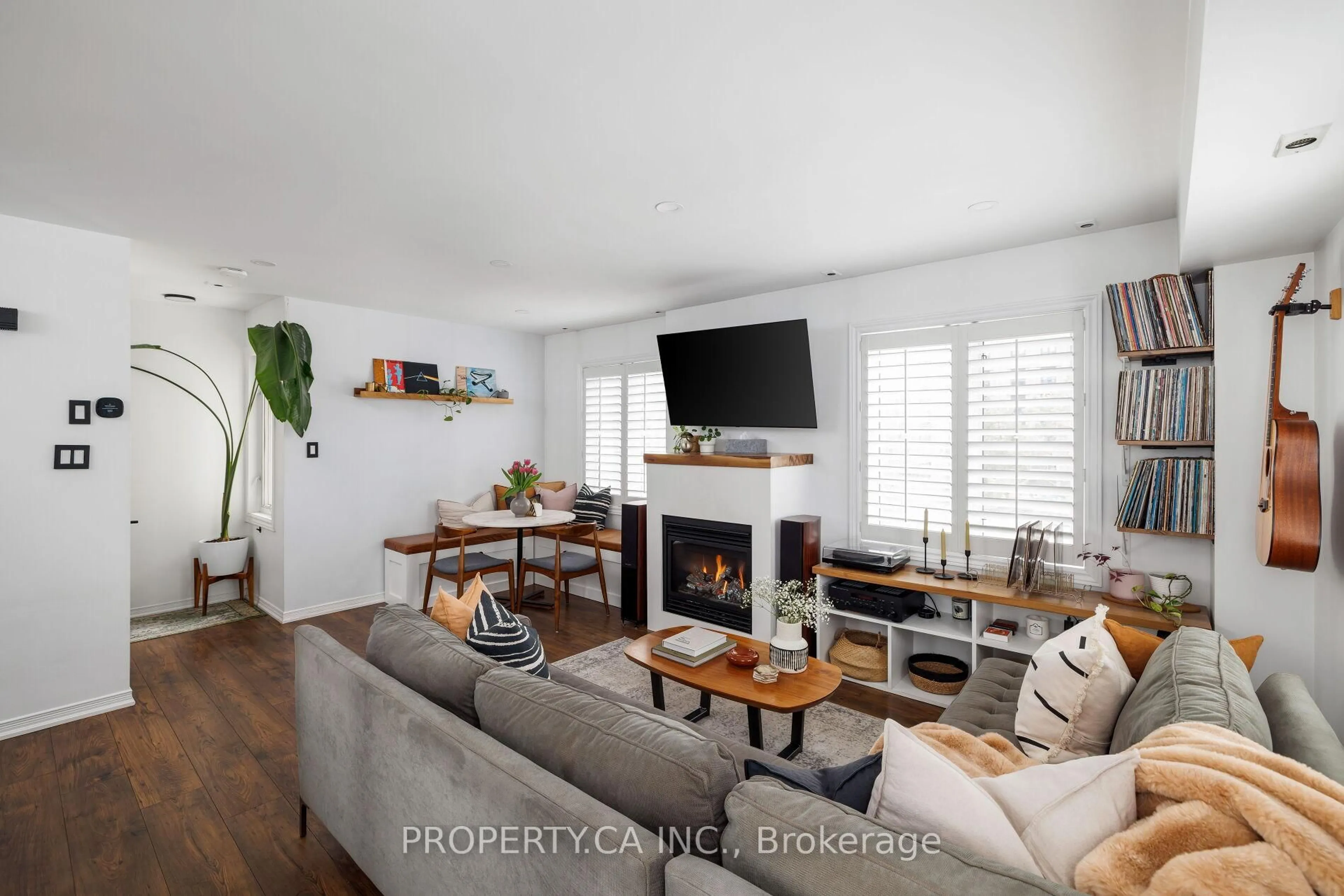 Living room with furniture, unknown for 12 Sudbury St #819, Toronto Ontario M6J 3W7