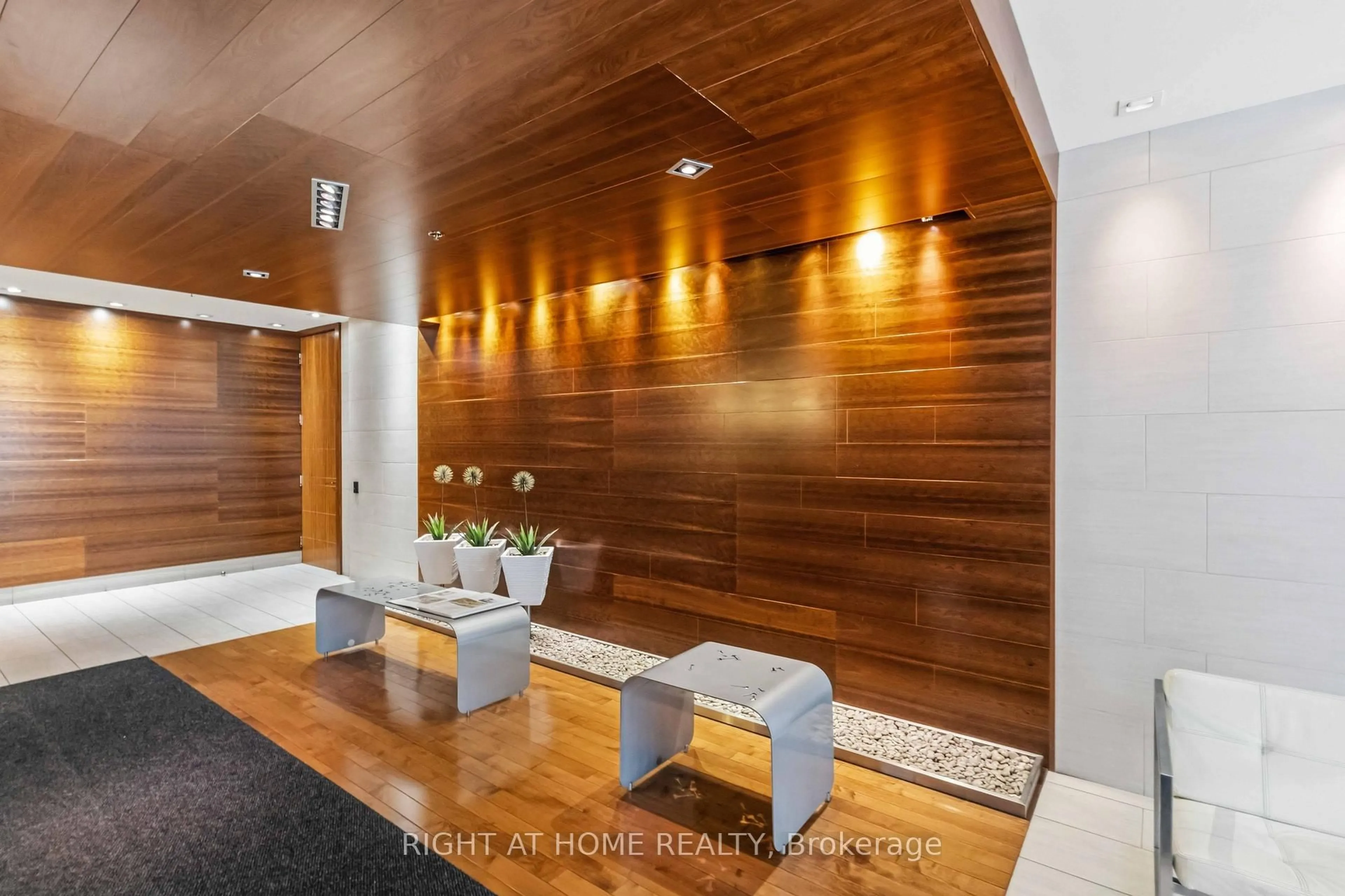 Unknown for 205 Frederick St #206, Toronto Ontario M5A 4V3