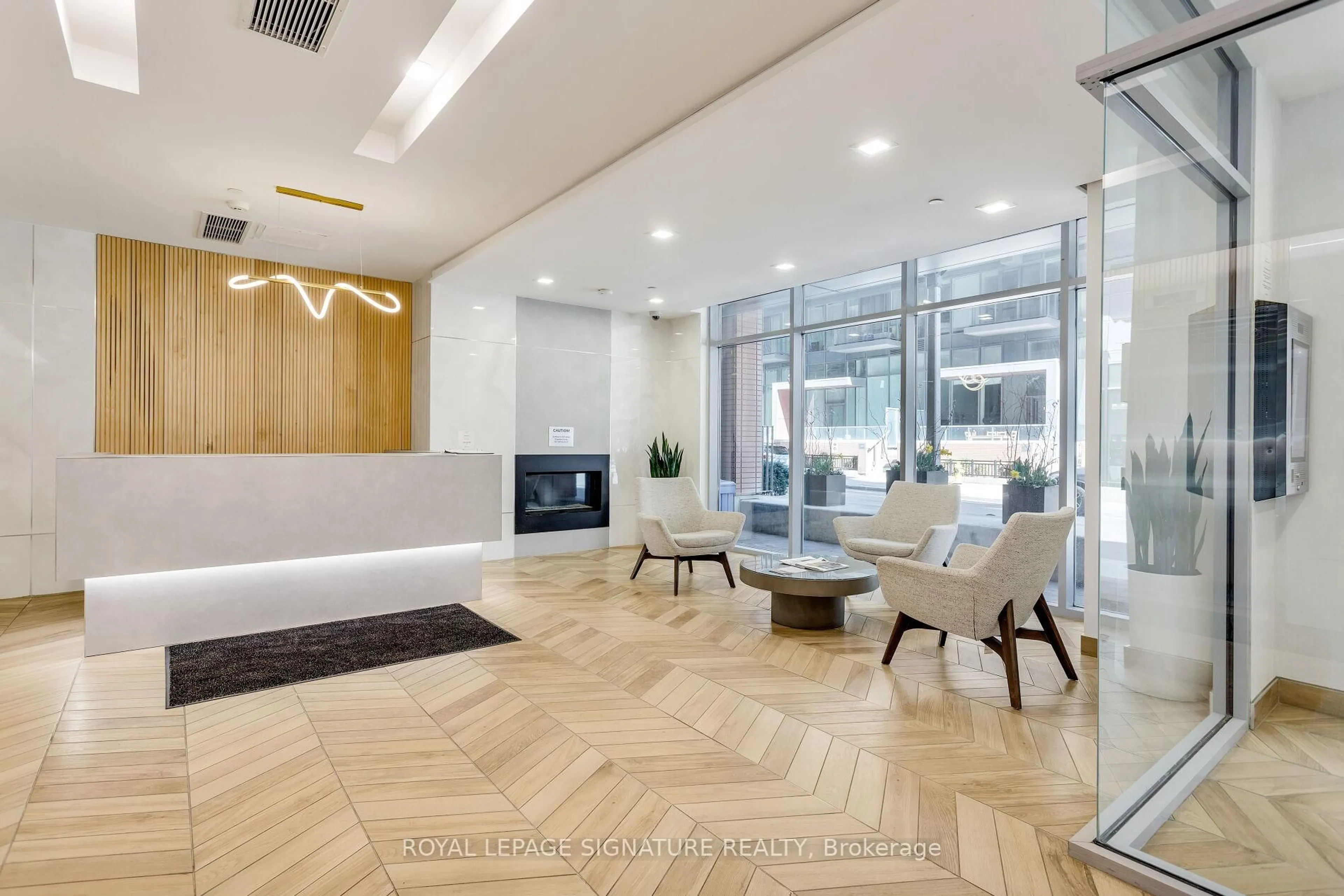 Indoor foyer for 15 Bruyeres Mews #705, Toronto Ontario M5V 0A7