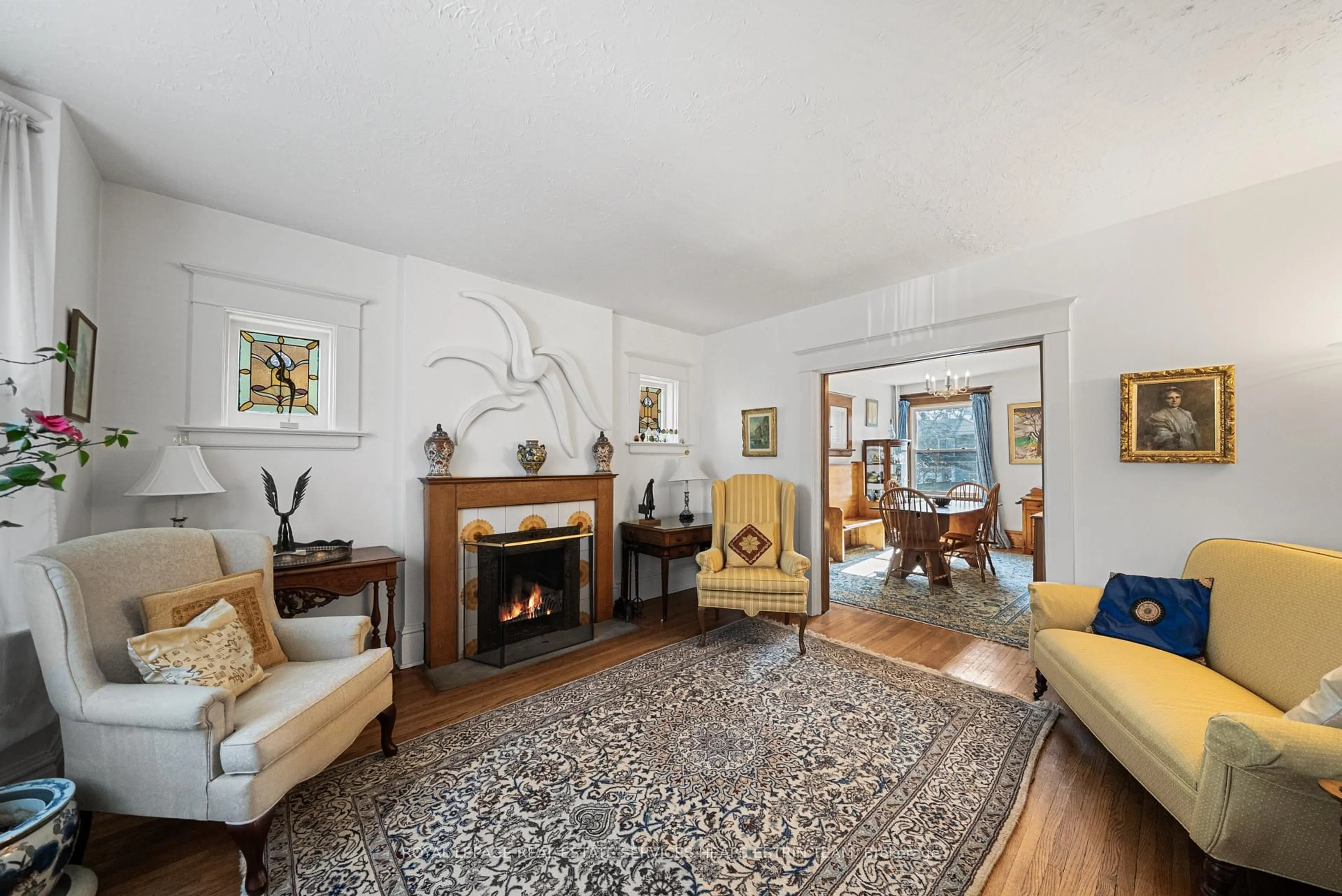 Living room with furniture, unknown for 32 Belcourt Rd, Toronto Ontario M4S 2T9
