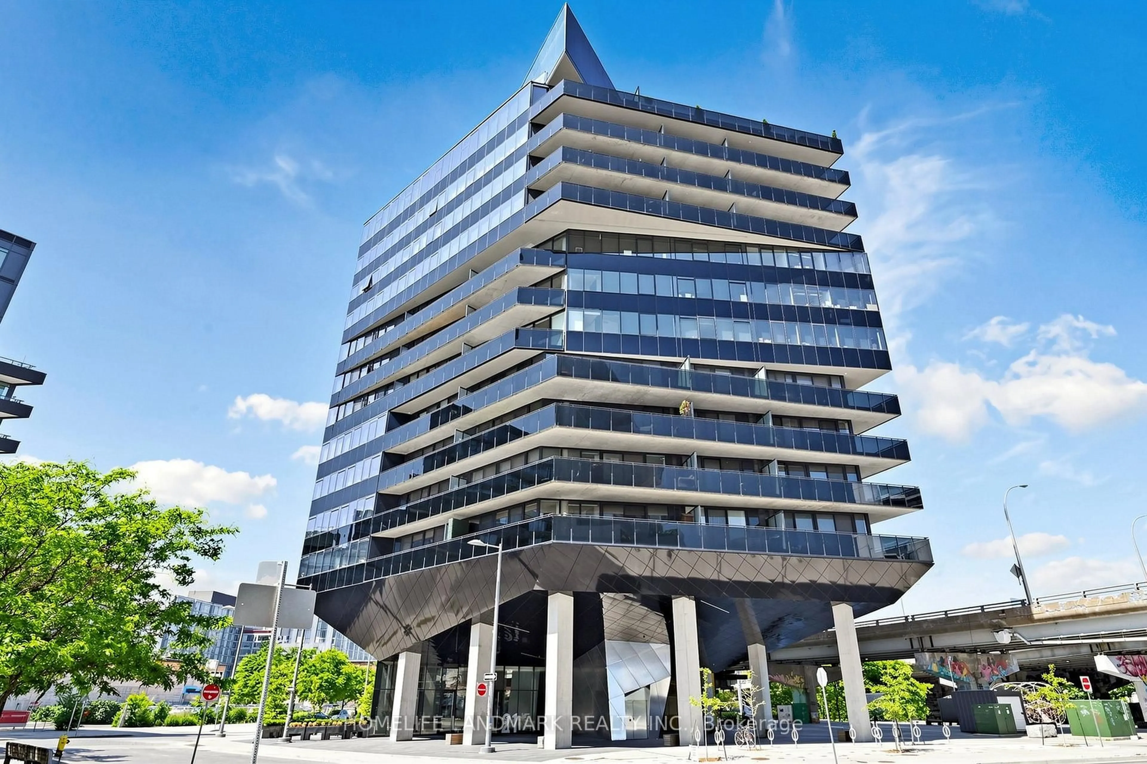 Indoor foyer for 21 Lawren Harris Sq #801, Toronto Ontario M5A 0T4