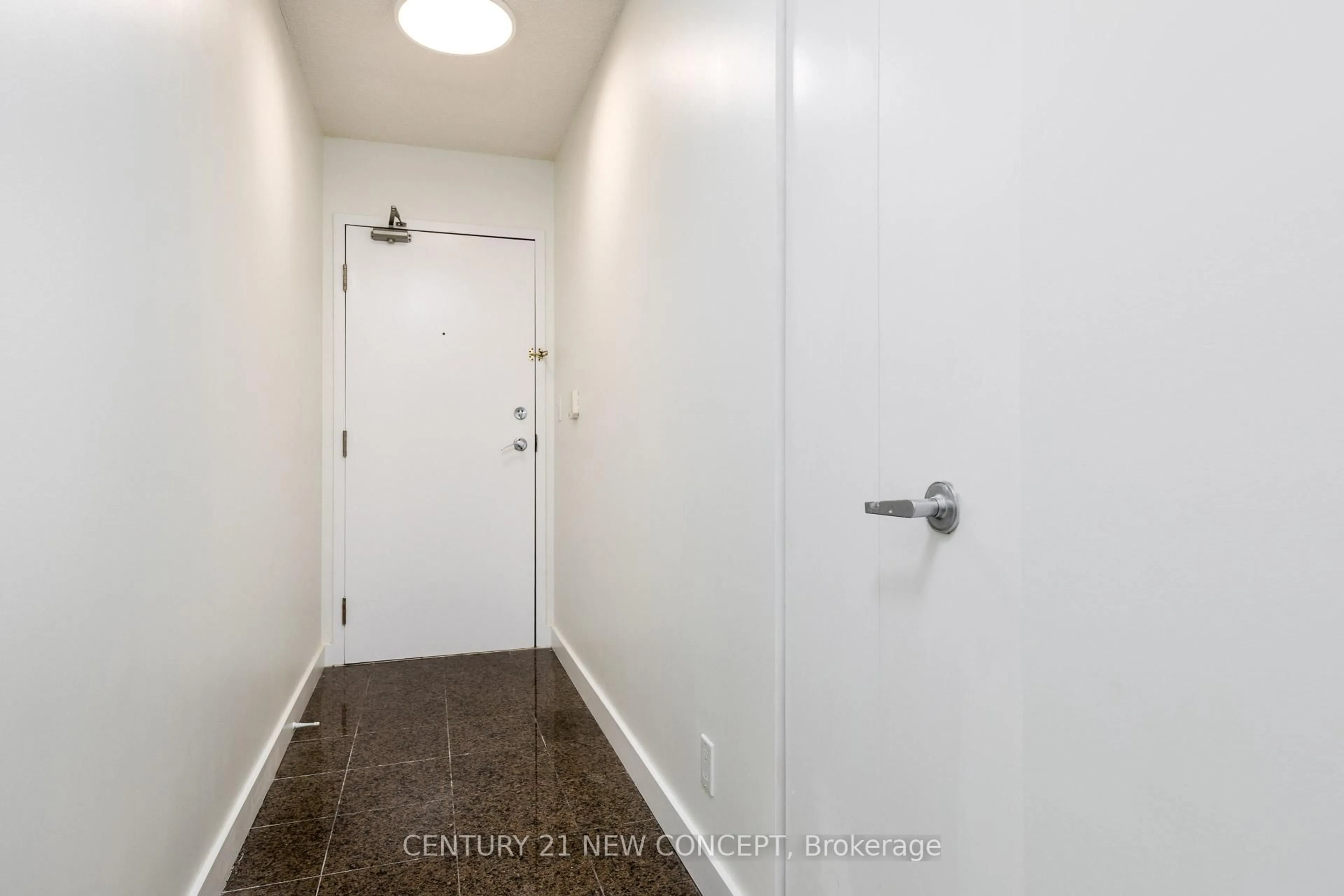 Indoor entryway for 381 Front St #501, Toronto Ontario M5V 3R8