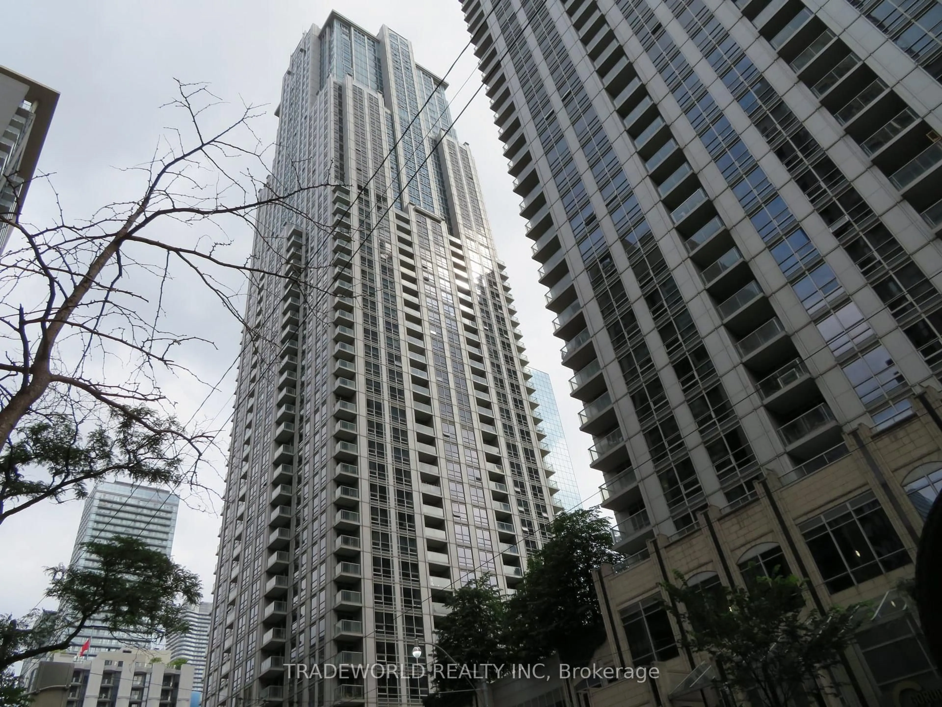 Unknown for 763 Bay St #402, Toronto Ontario M5G 2R3