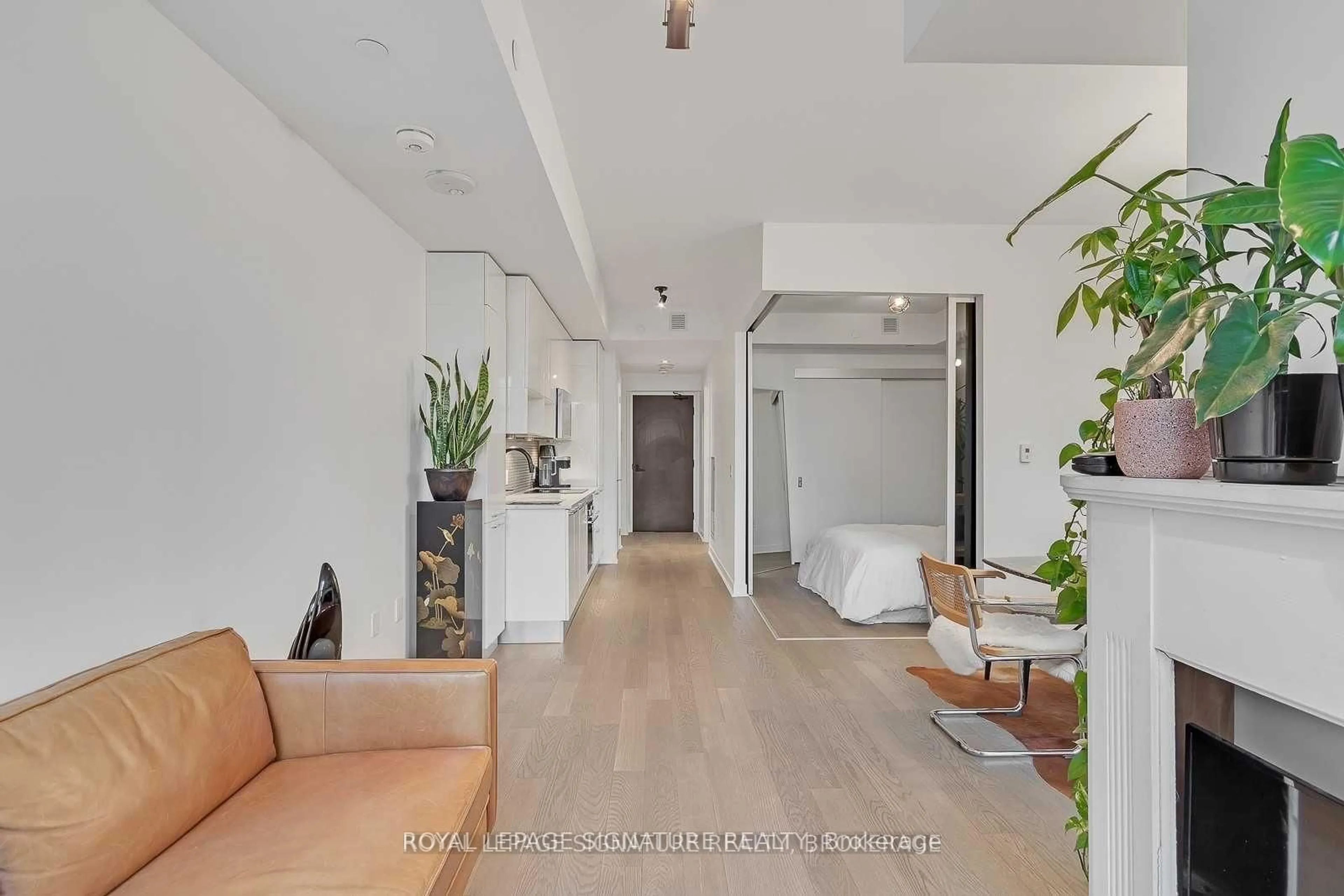 Unknown for 501 Adelaide St #804, Toronto Ontario M5V 0R3