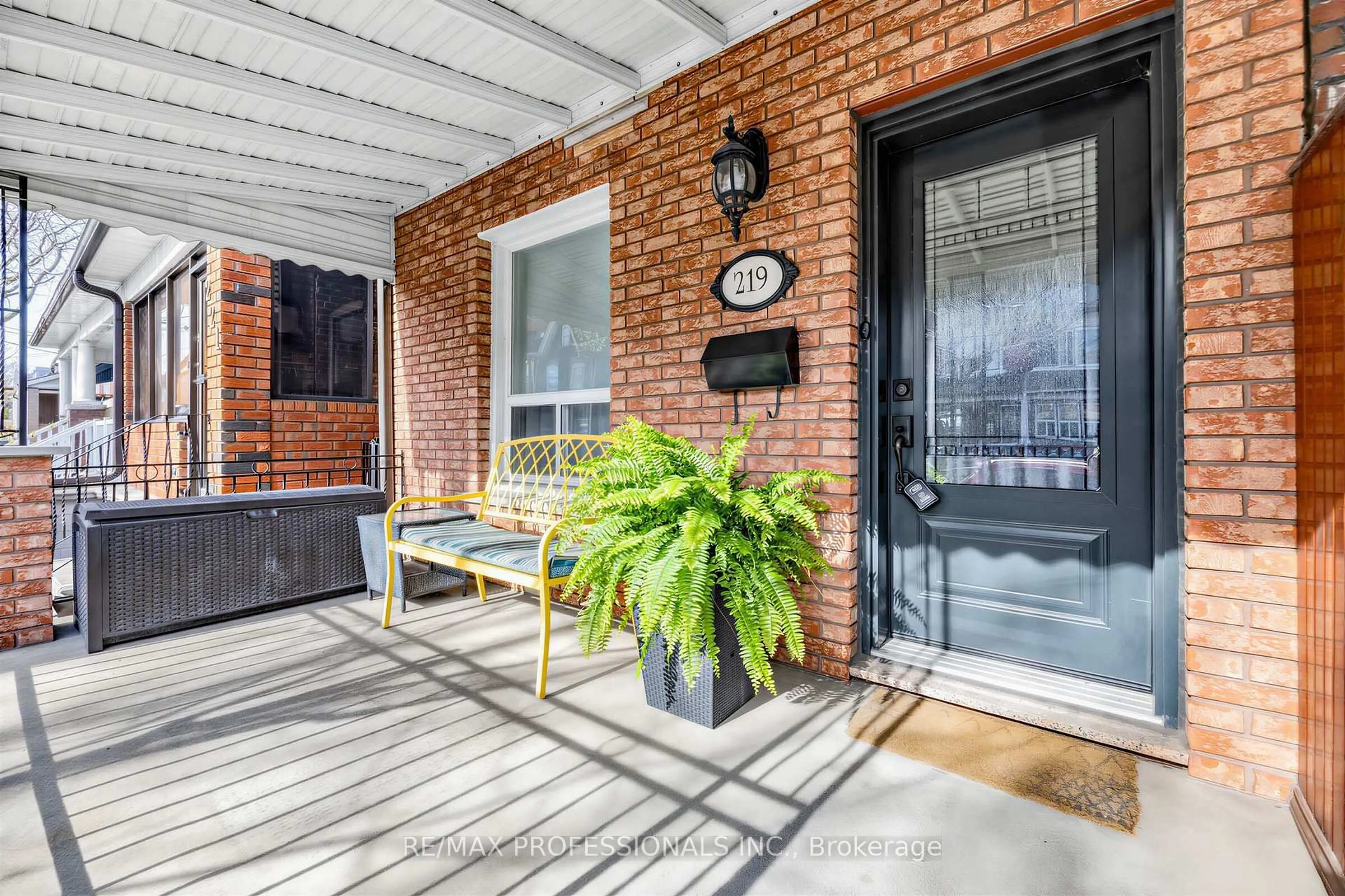 Indoor entryway for 219 St Helen's Ave, Toronto Ontario M6H 4A2