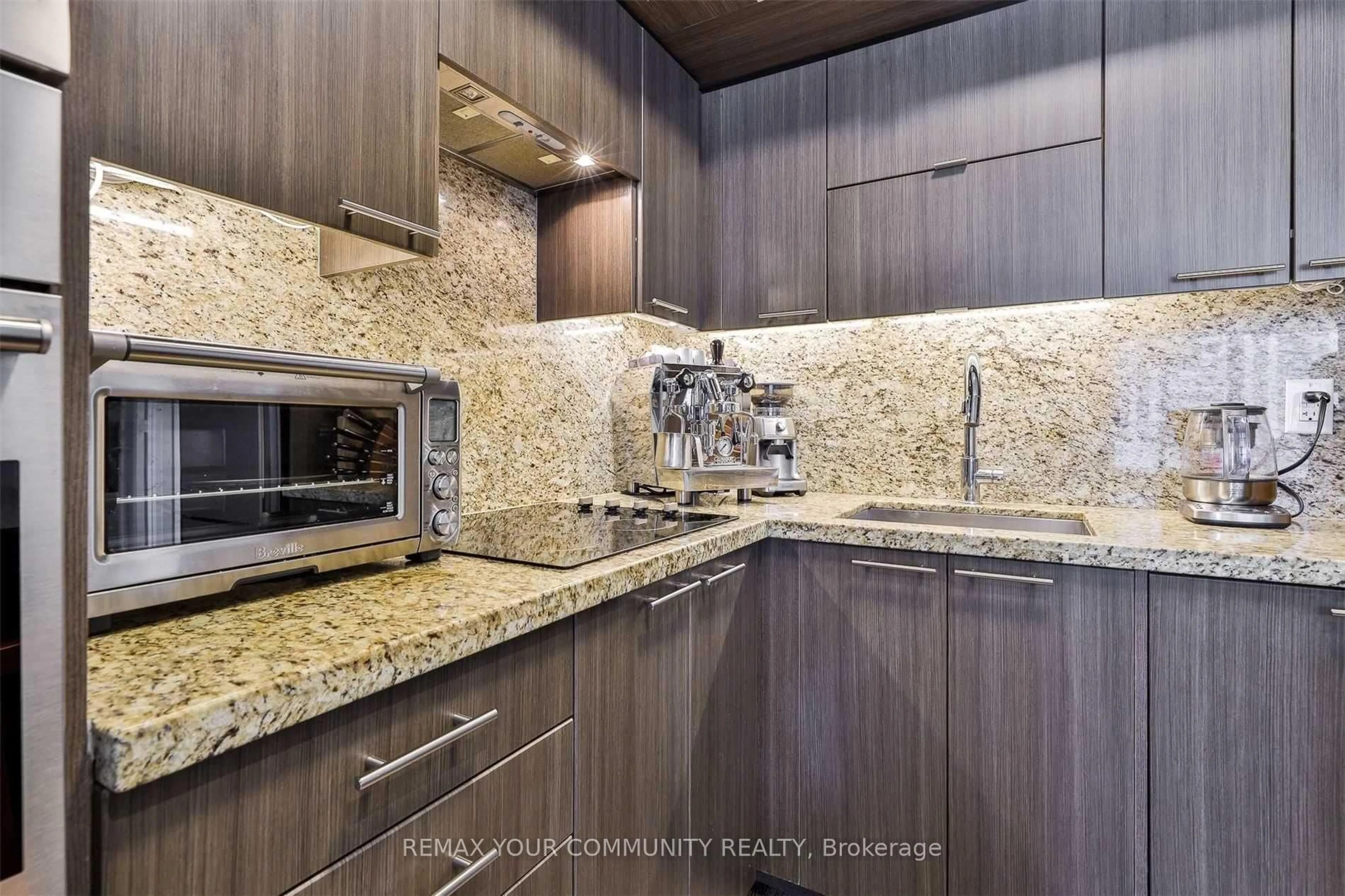 Contemporary kitchen, ceramic/tile floor for 120 Harrison Garden Blvd #533, Toronto Ontario M2N 0H1