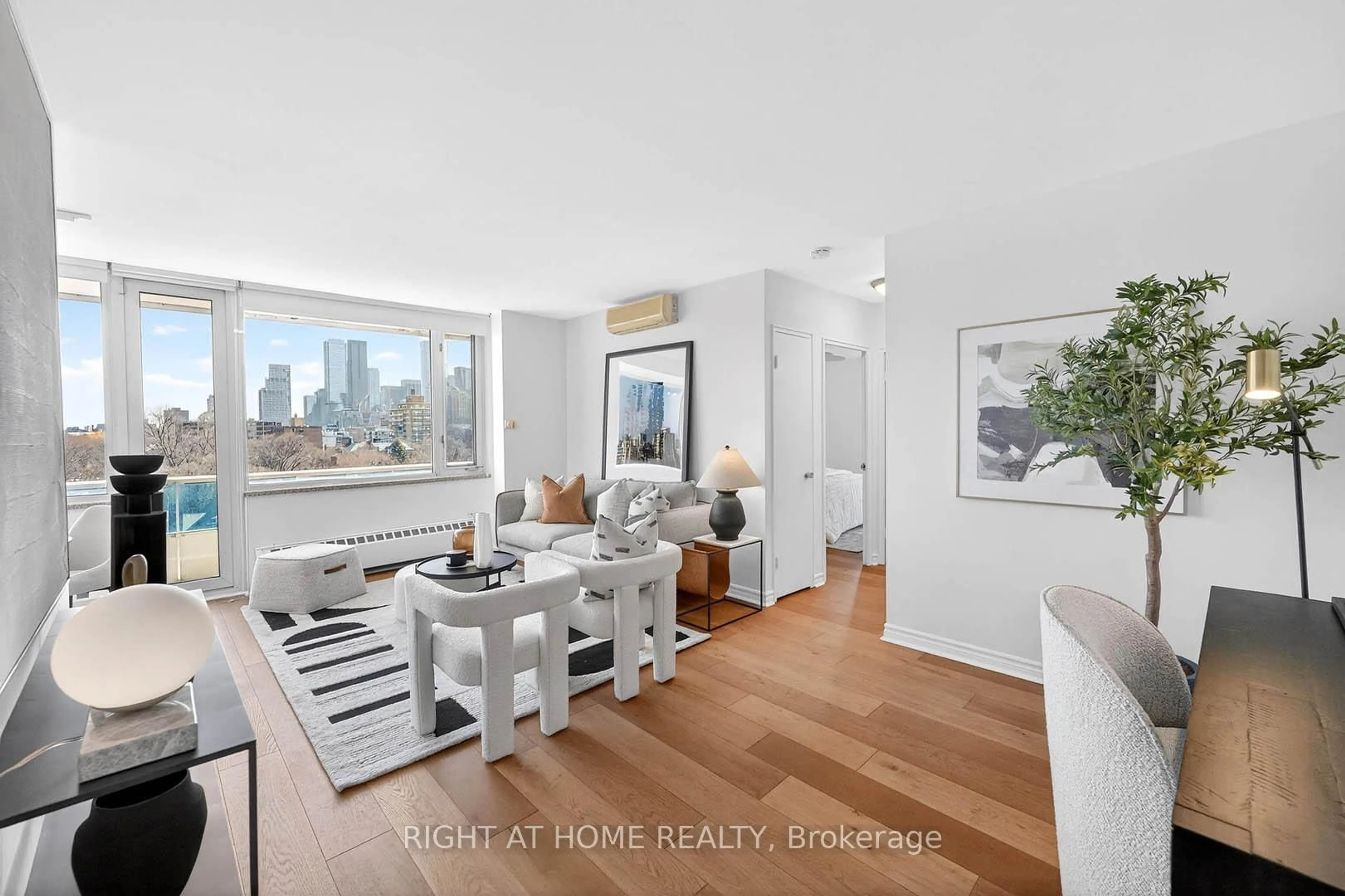 A pic of a room for 74 Spadina Rd #701, Toronto Ontario M5R 2T5