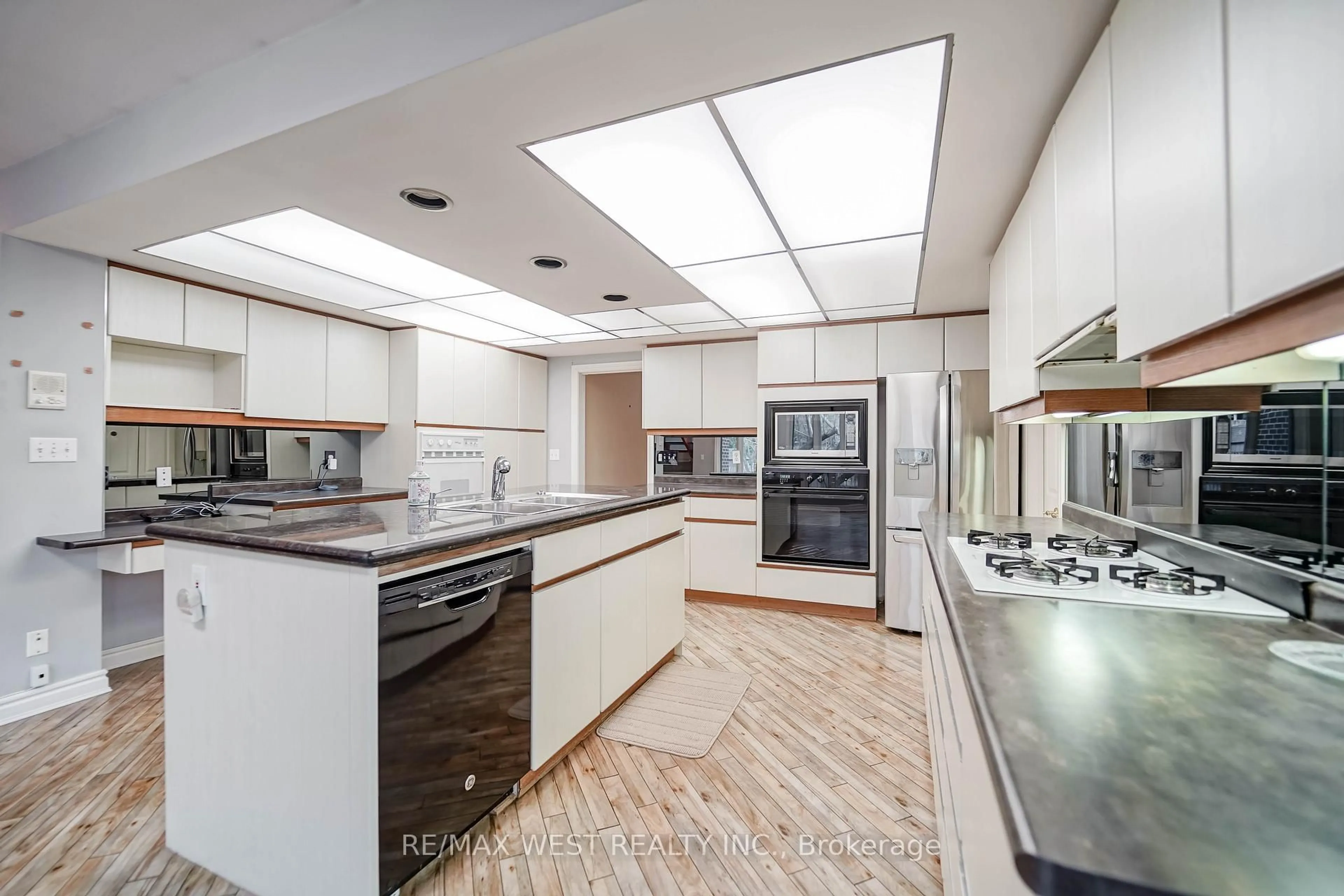 Contemporary kitchen, ceramic/tile floor for 51 Bannatyne Dr, Toronto Ontario M2L 2P2