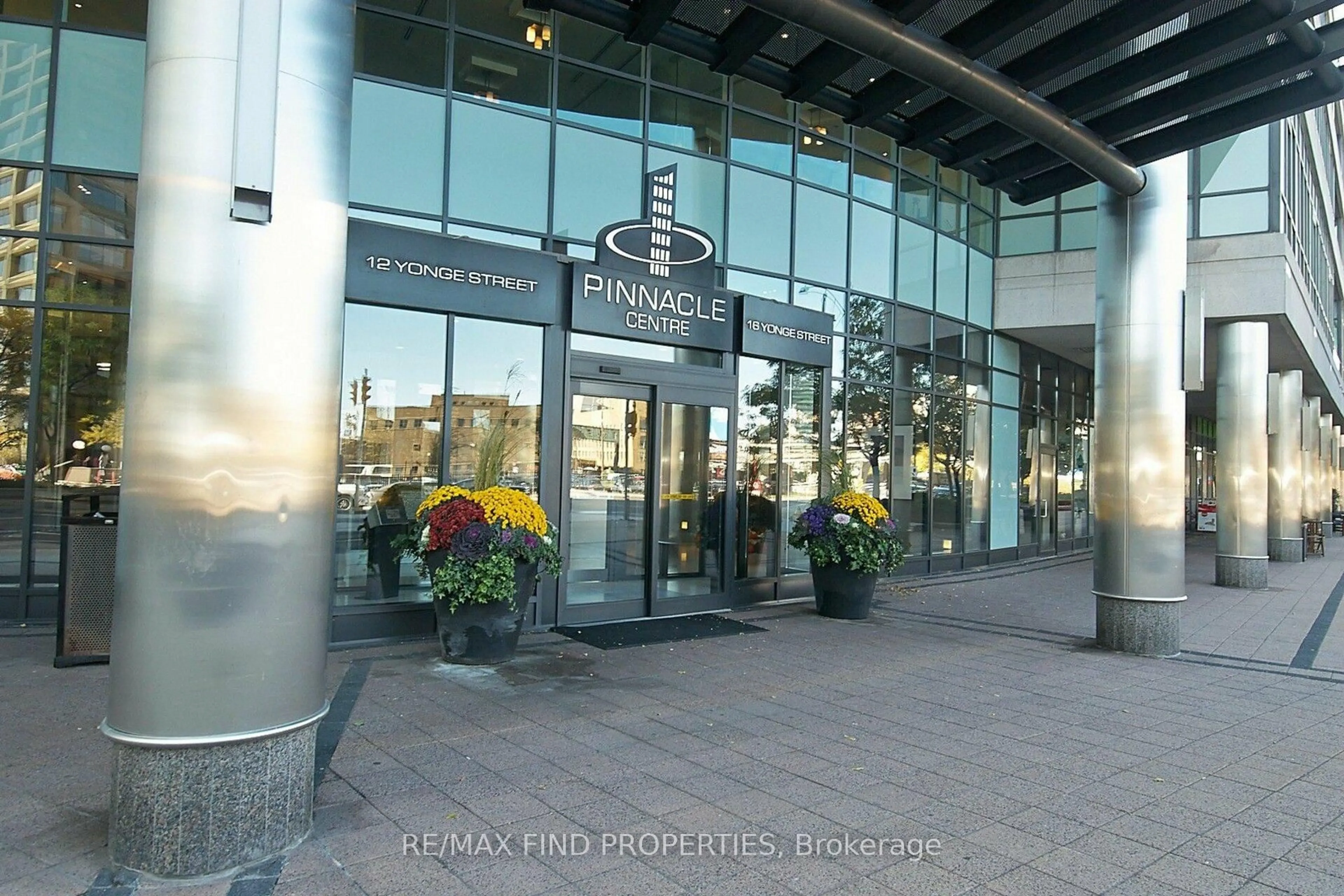 Indoor foyer for 12 Yonge St #1505, Toronto Ontario M5E 1Z9