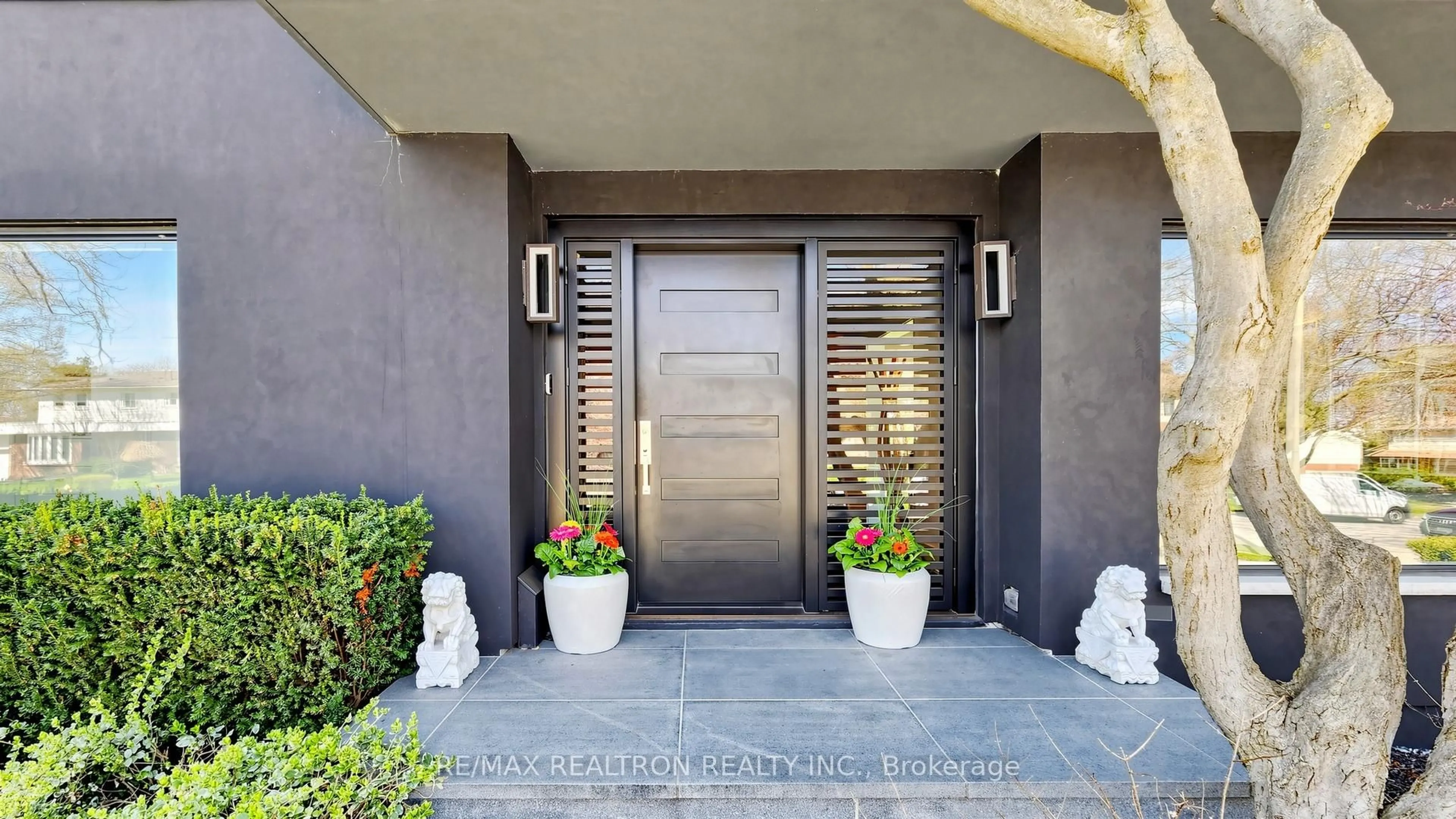 Indoor entryway for 4 Kimloch Cres, Toronto Ontario M3B 2J6