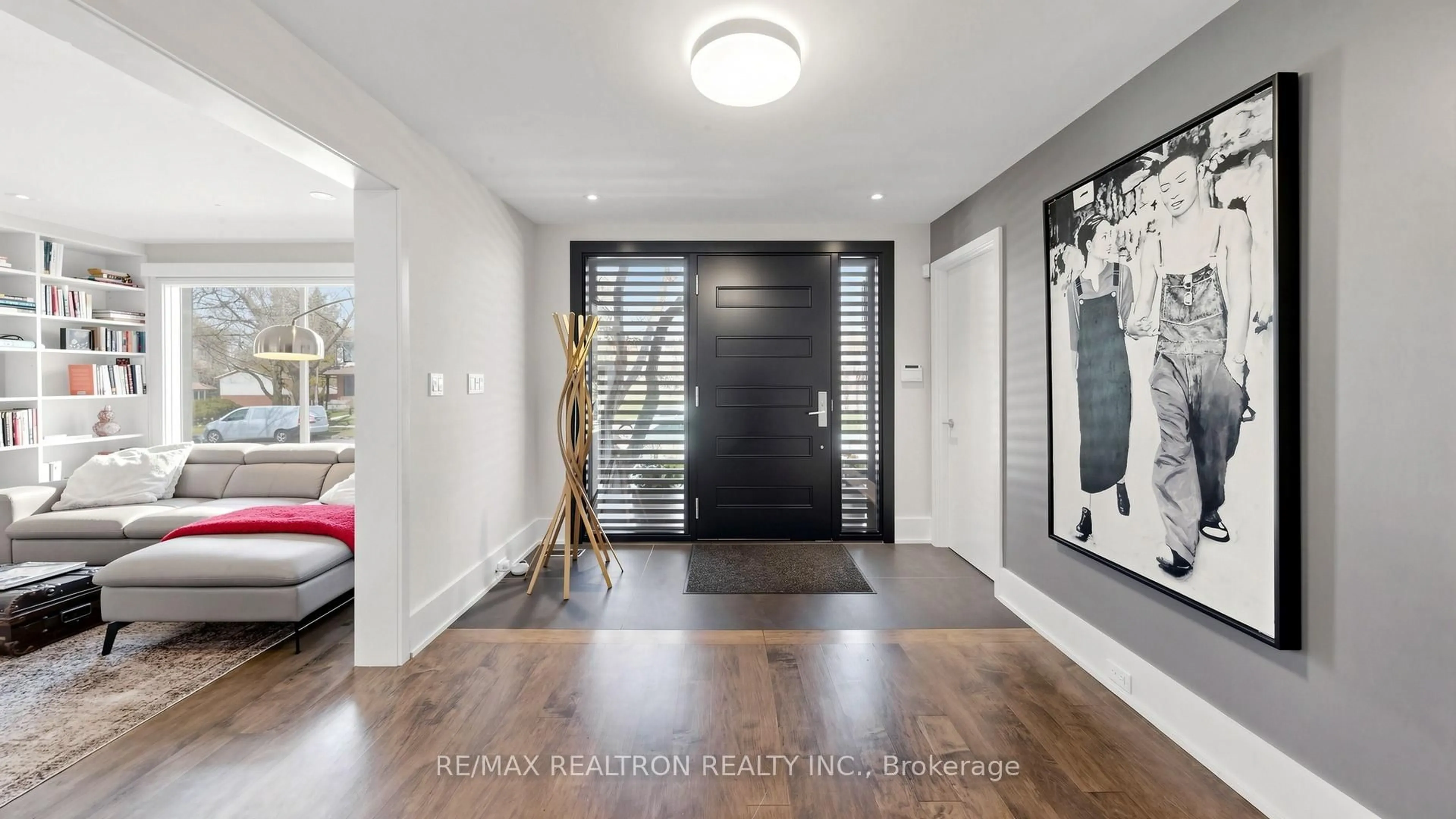 Indoor entryway for 4 Kimloch Cres, Toronto Ontario M3B 2J6
