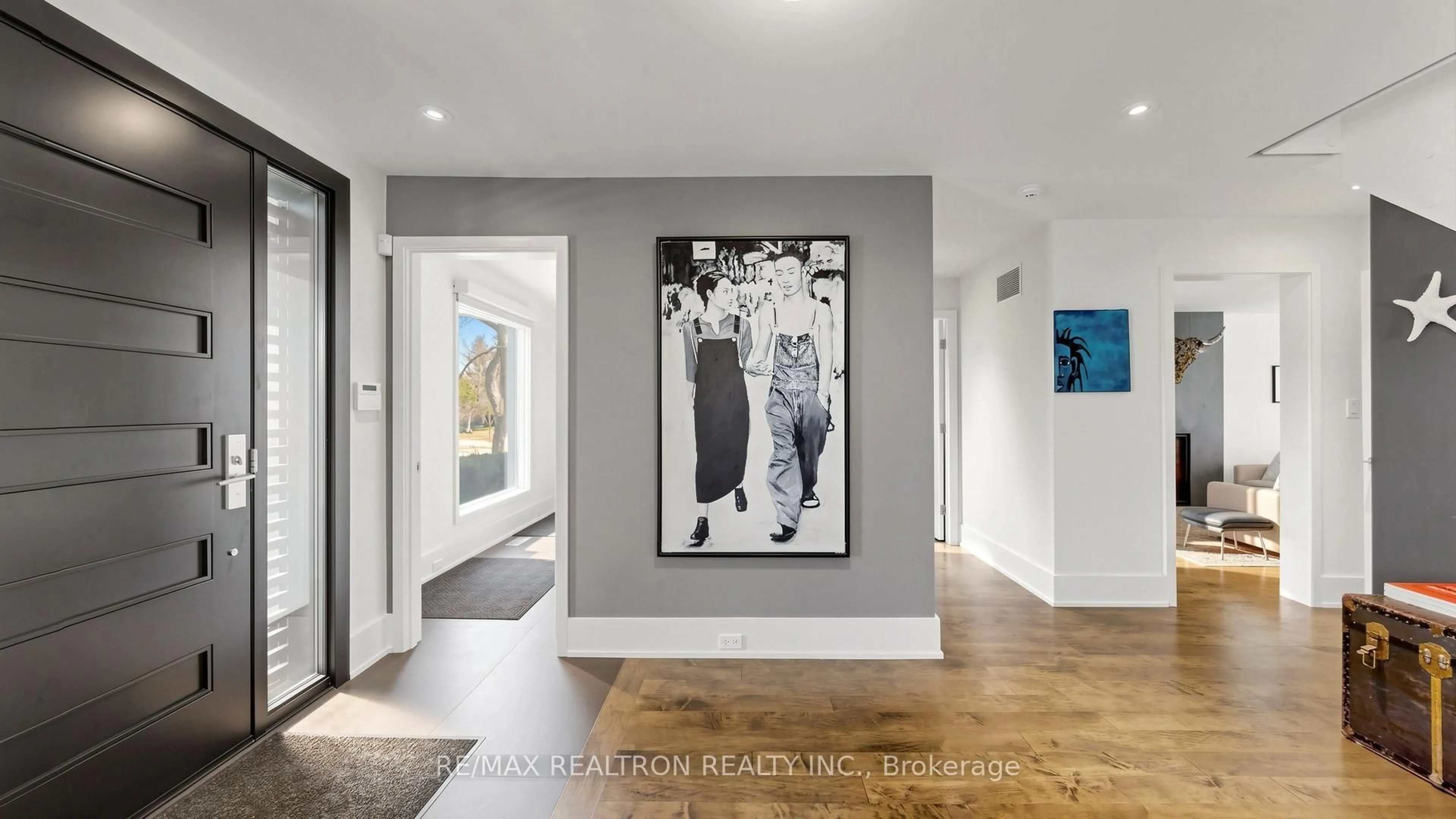 Indoor entryway for 4 Kimloch Cres, Toronto Ontario M3B 2J6