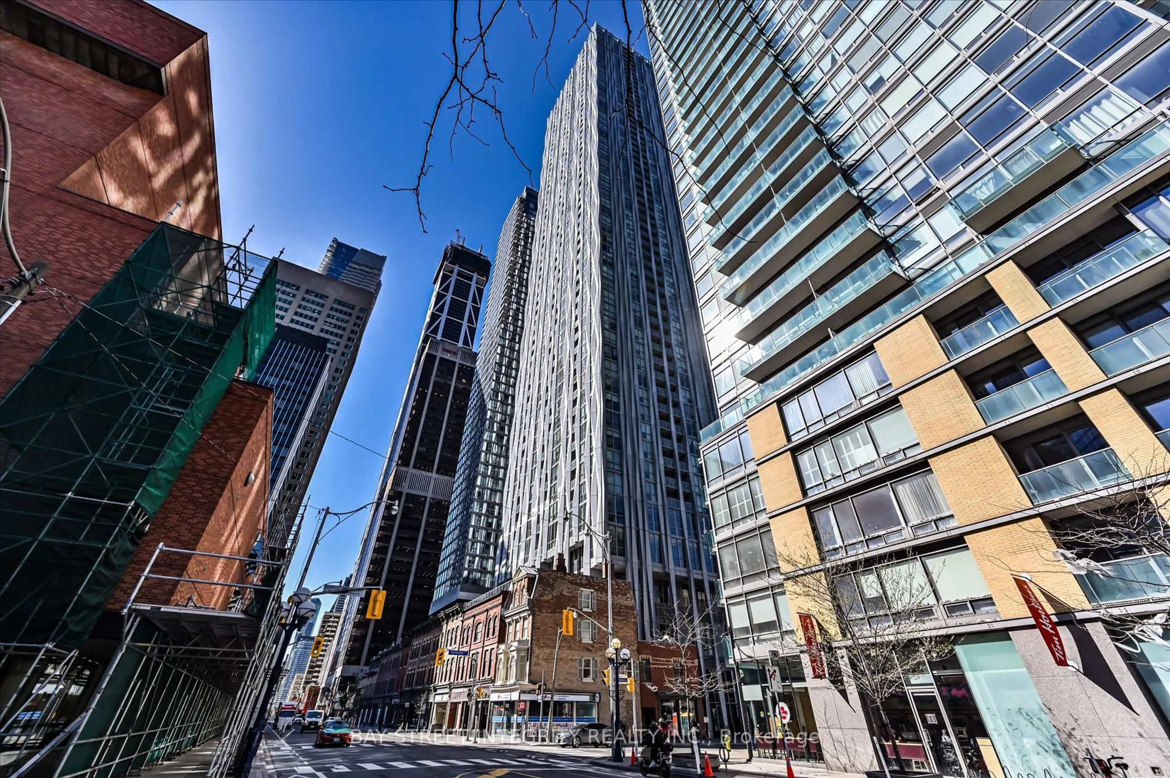 Unknown for 1 Yorkville Ave #3208, Toronto Ontario M4W 0B1